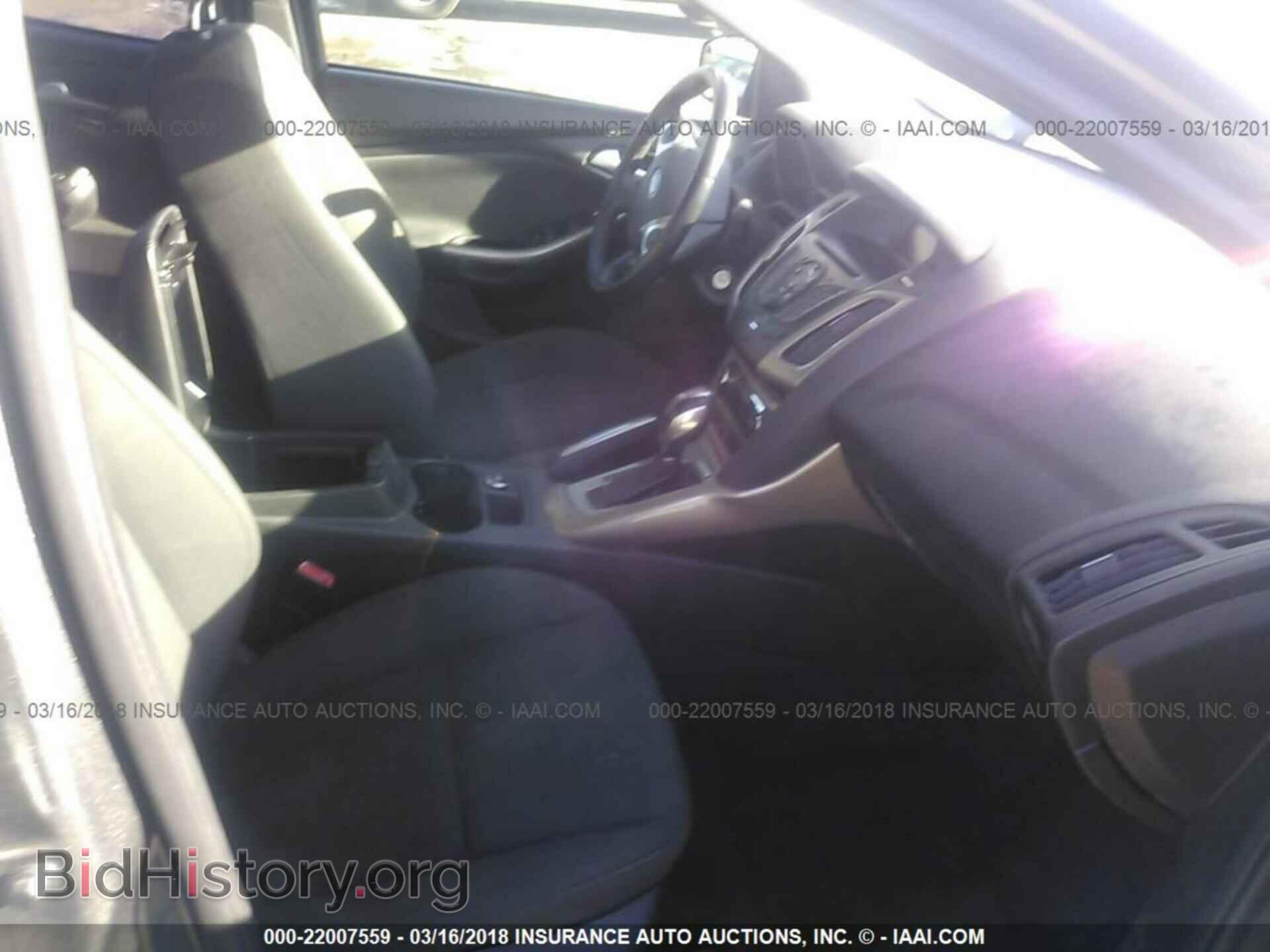 2012 Ford Focus - VIN: 1FAHP3H28CL375018 - Photo 5