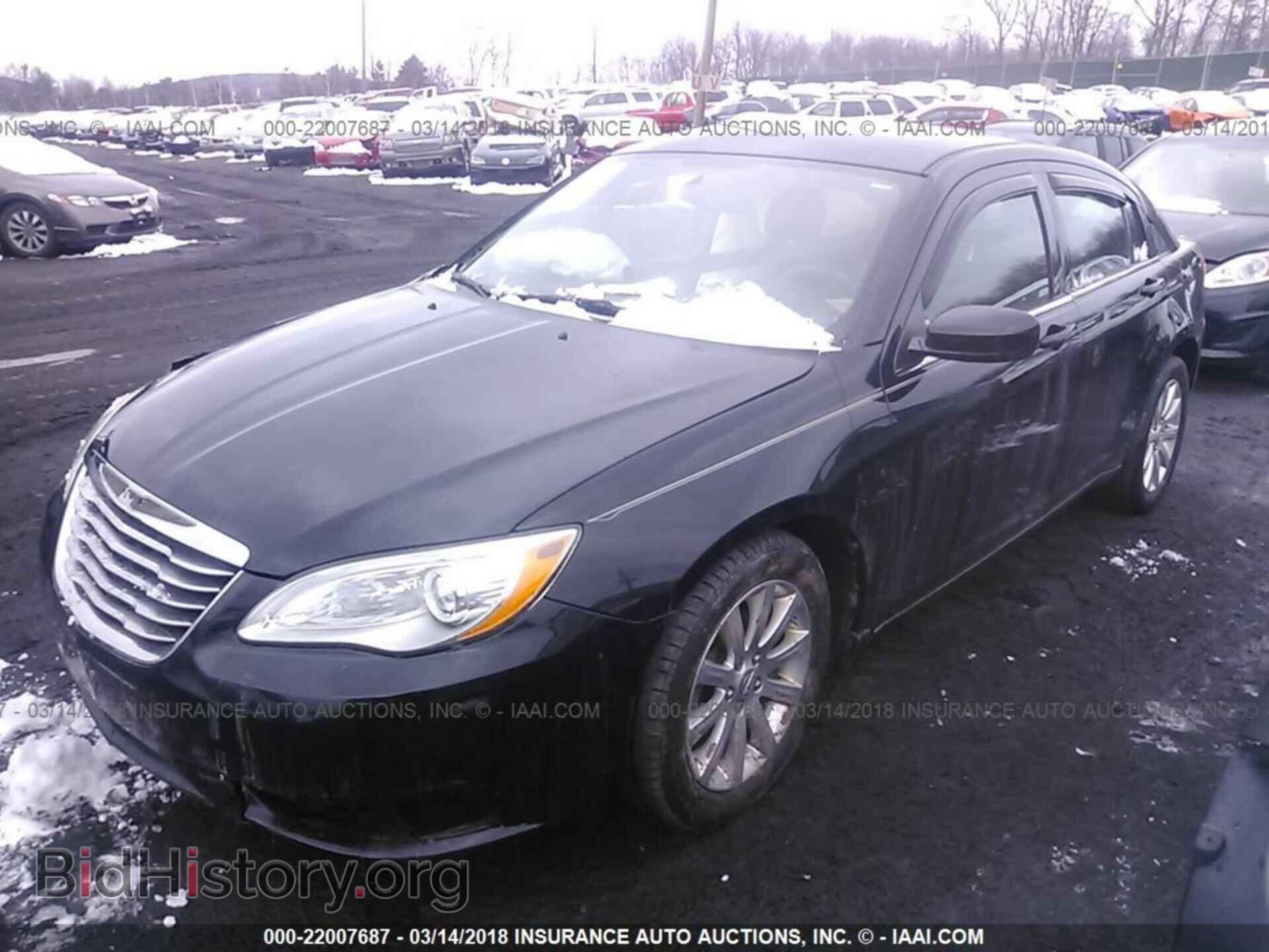 2013 Chrysler 200 - VIN: 1C3CCBBB1DN632839 - Photo 2