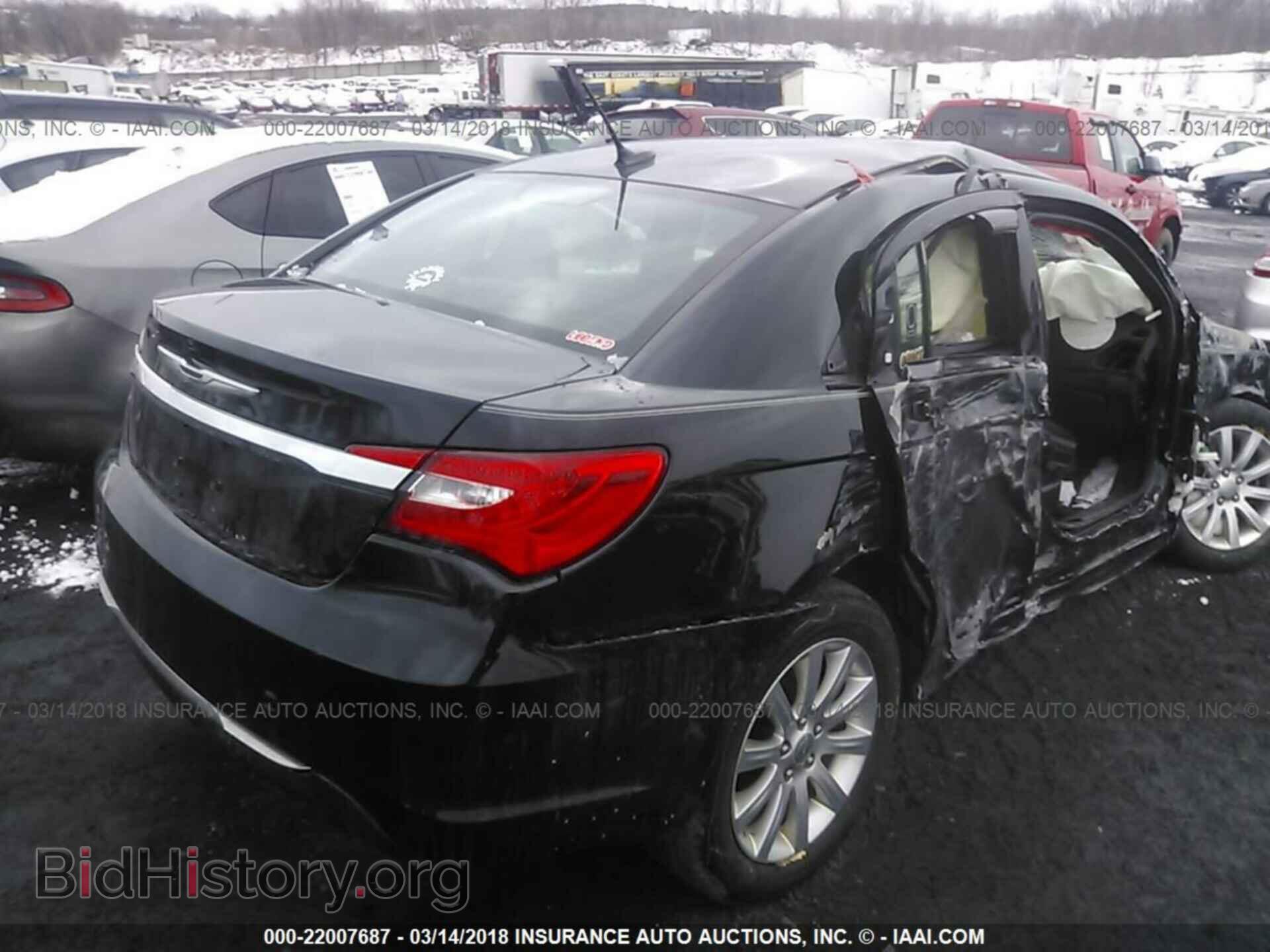 2013 Chrysler 200 - VIN: 1C3CCBBB1DN632839 - Photo 4