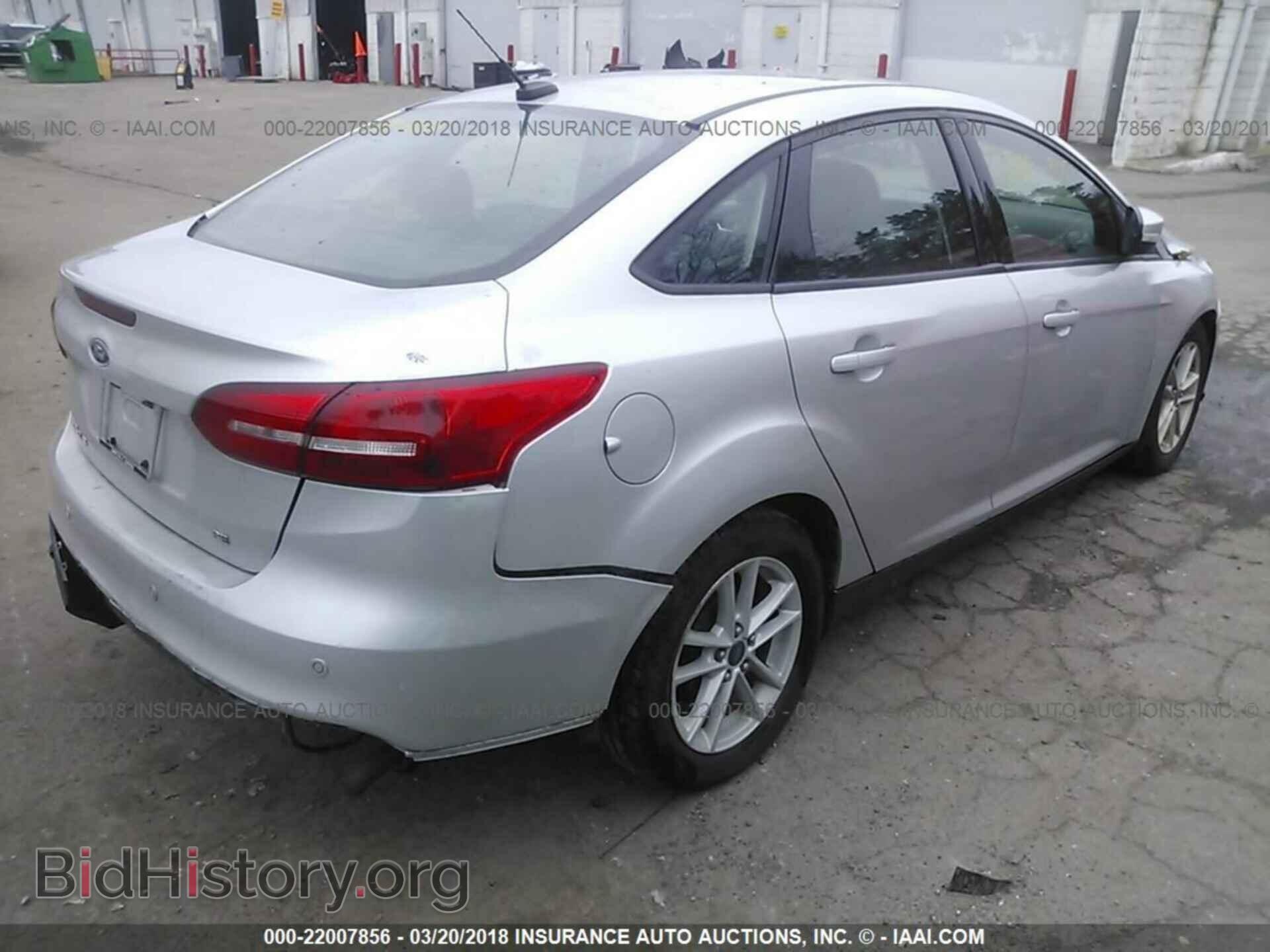2015 Ford Focus - VIN: 1FADP3F22FL371990 - Photo 4
