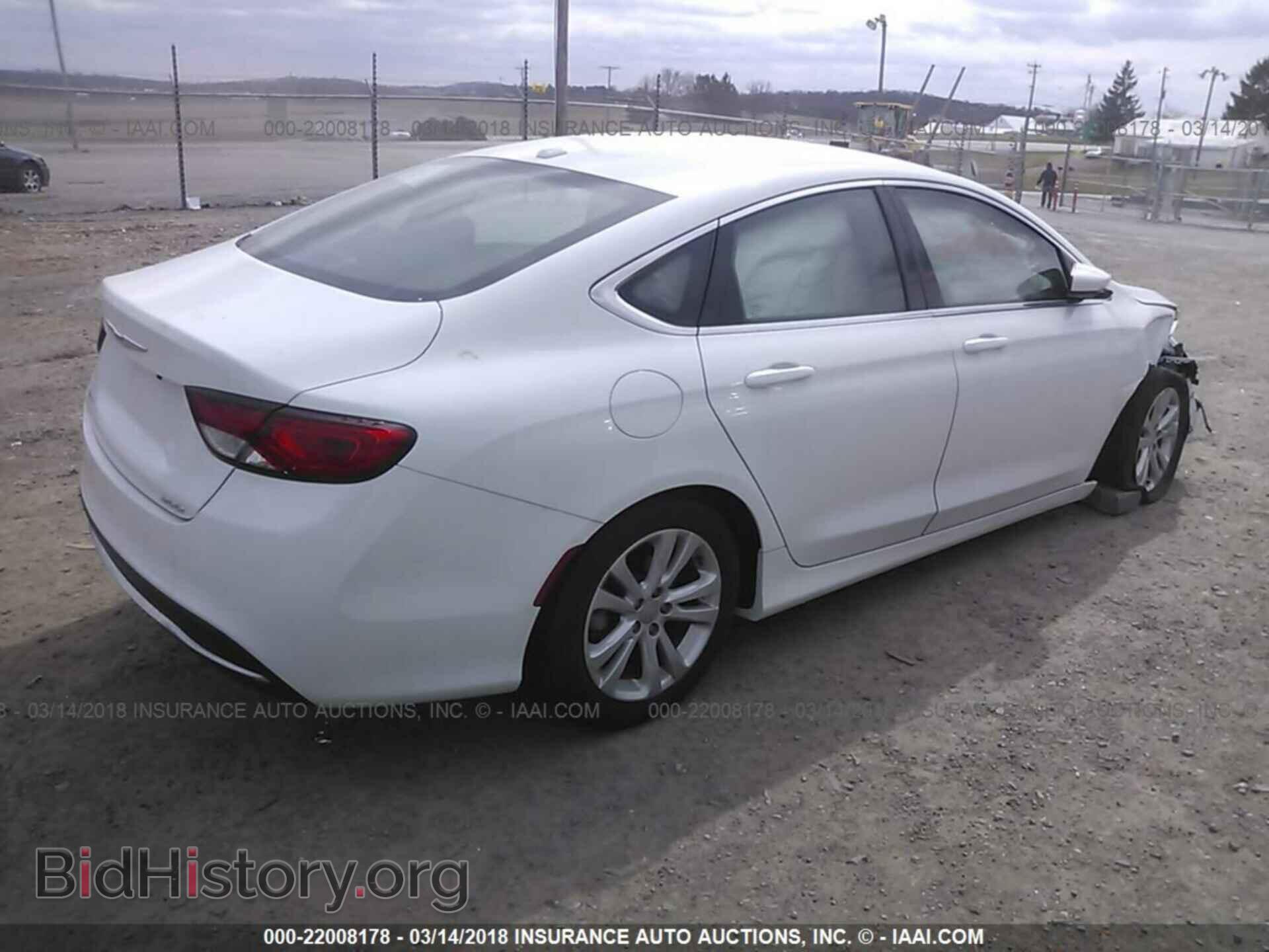 2015 Chrysler 200 - VIN: 1C3CCCAB0FN685218 - Photo 4