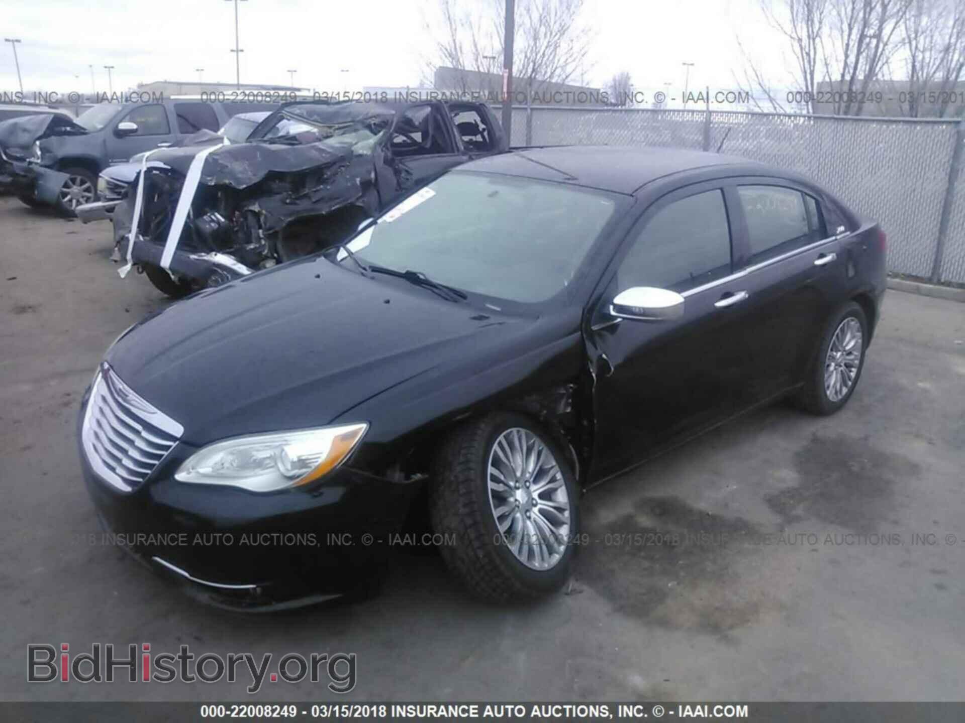 2013 Chrysler 200 - VIN: 1C3CCBCG6DN550082 - Photo 2