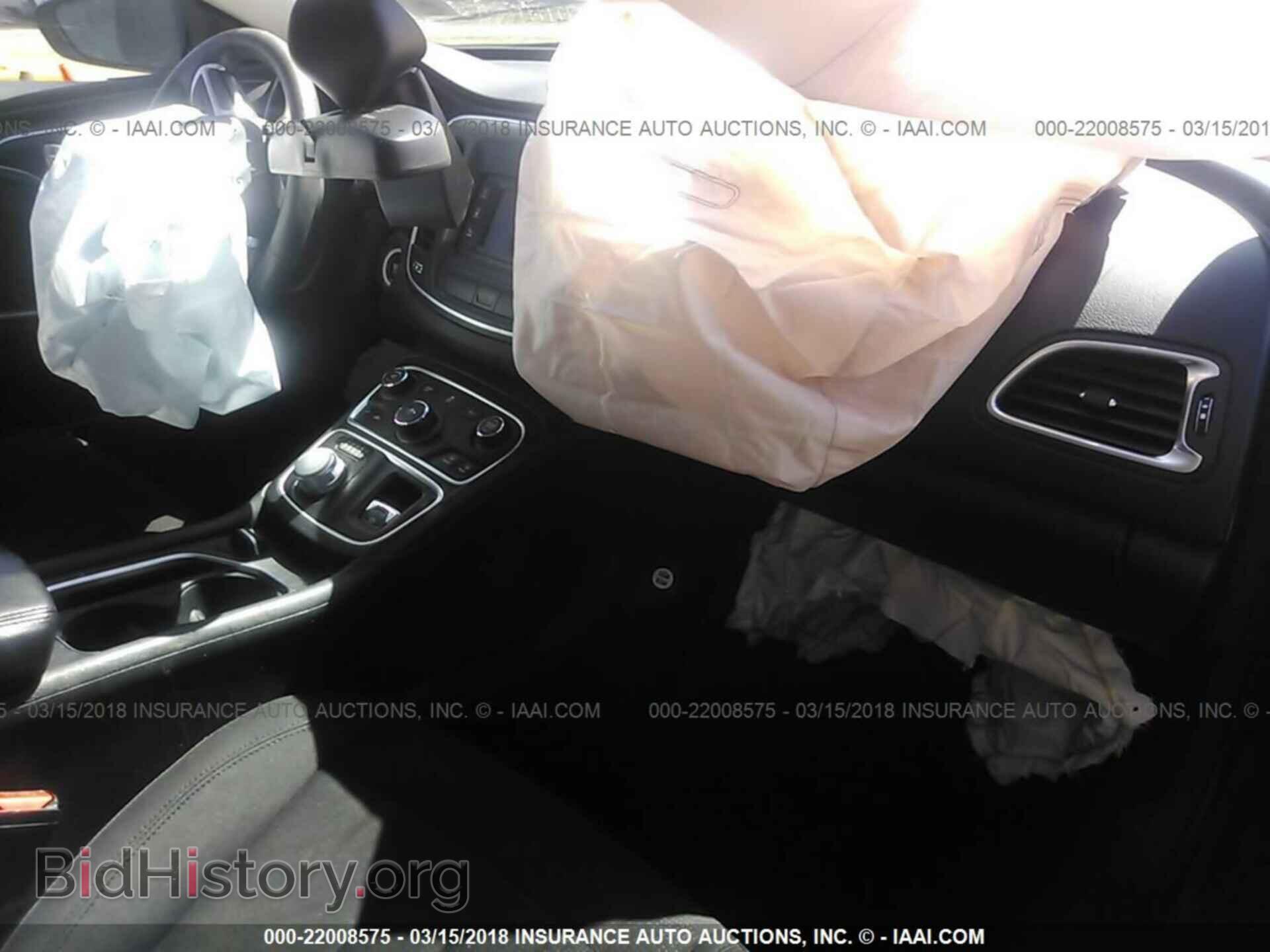 2015 Chrysler 200 - VIN: 1C3CCCAB2FN602047 - Photo 5