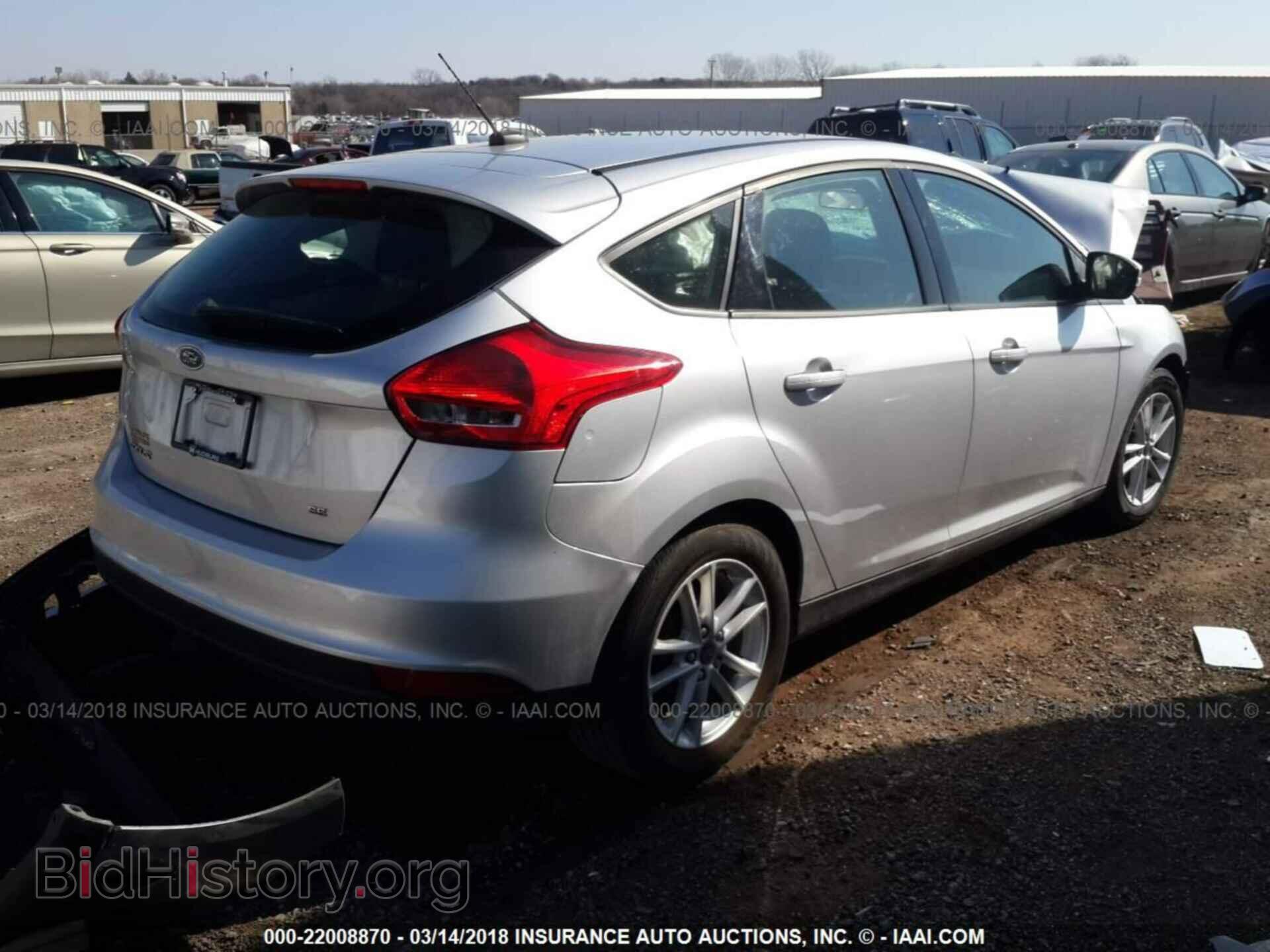 2017 Ford Focus - VIN: 1FADP3K22HL246724 - Photo 4