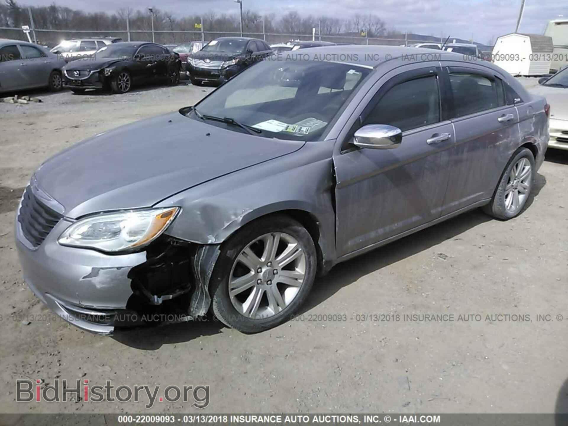 2013 Chrysler 200 - VIN: 1C3CCBBB8DN696117 - Photo 2