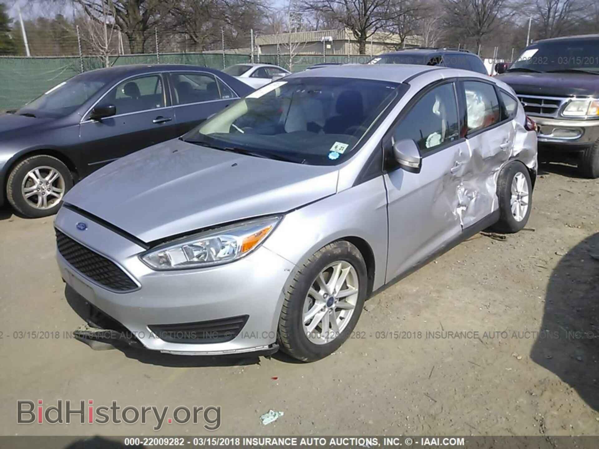 2016 Ford Focus - VIN: 1FADP3K26GL291437 - Photo 2