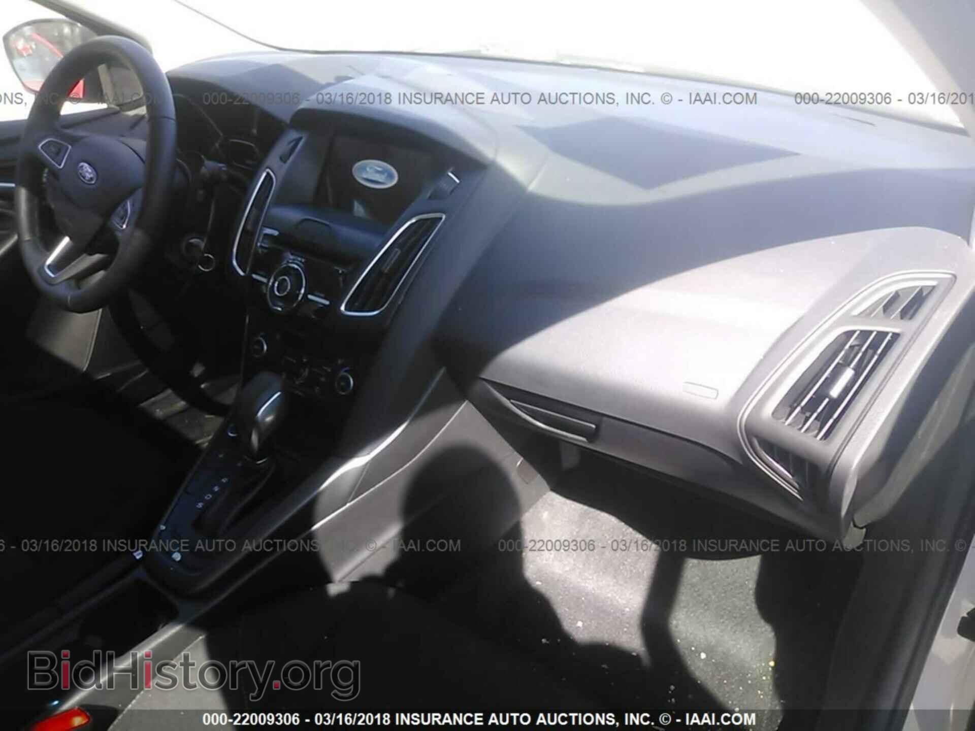 2018 Ford Focus - VIN: 1FADP3M23JL221625 - Фото 5