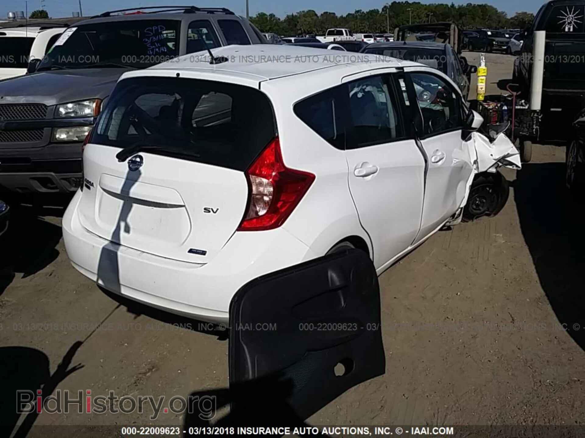 2016 Nissan Versa note - VIN: 3N1CE2CP2GL356064 - Photo 4