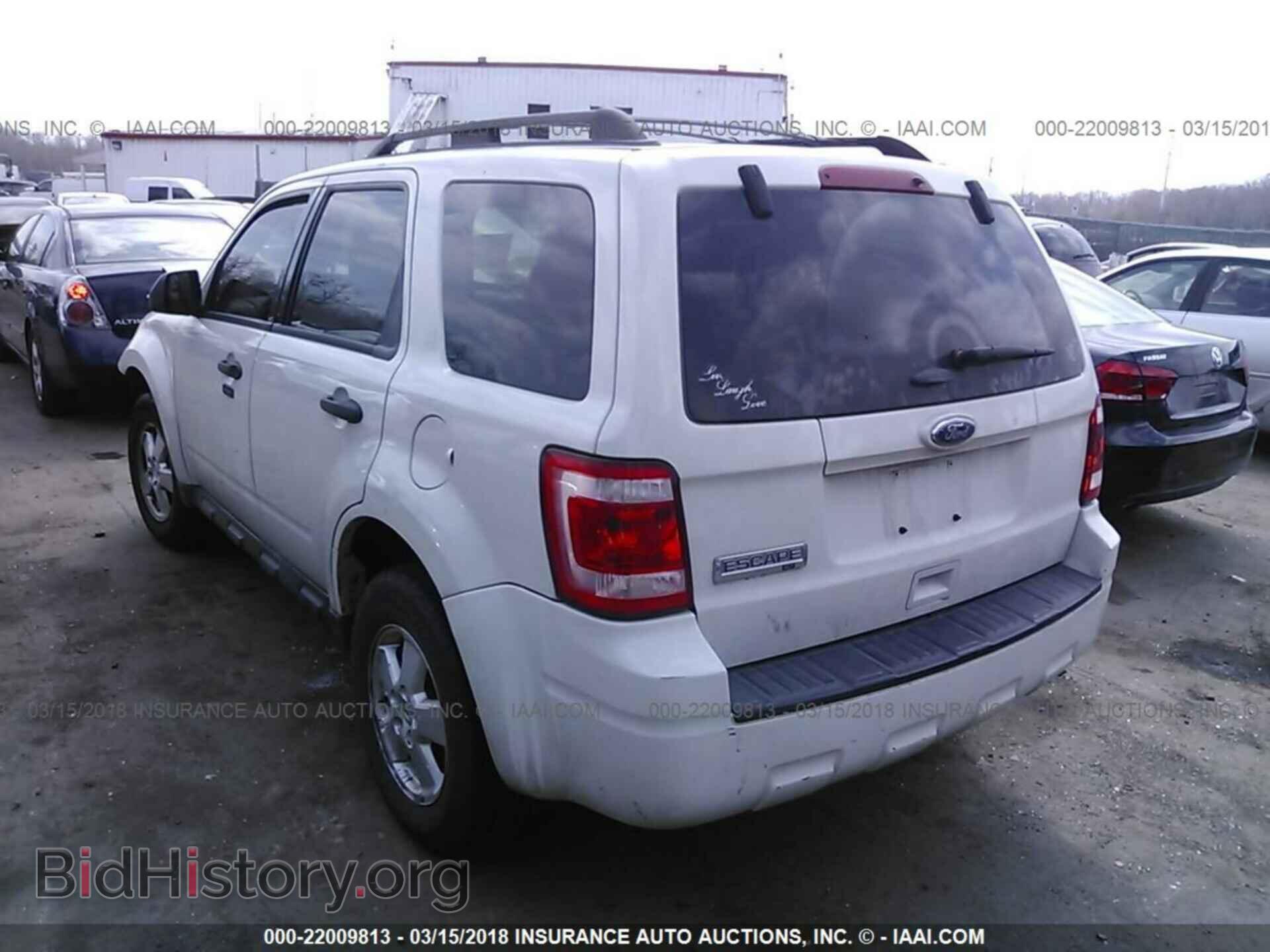 2011 Ford Escape - VIN: 1FMCU9D73BKB36820 - Photo 3
