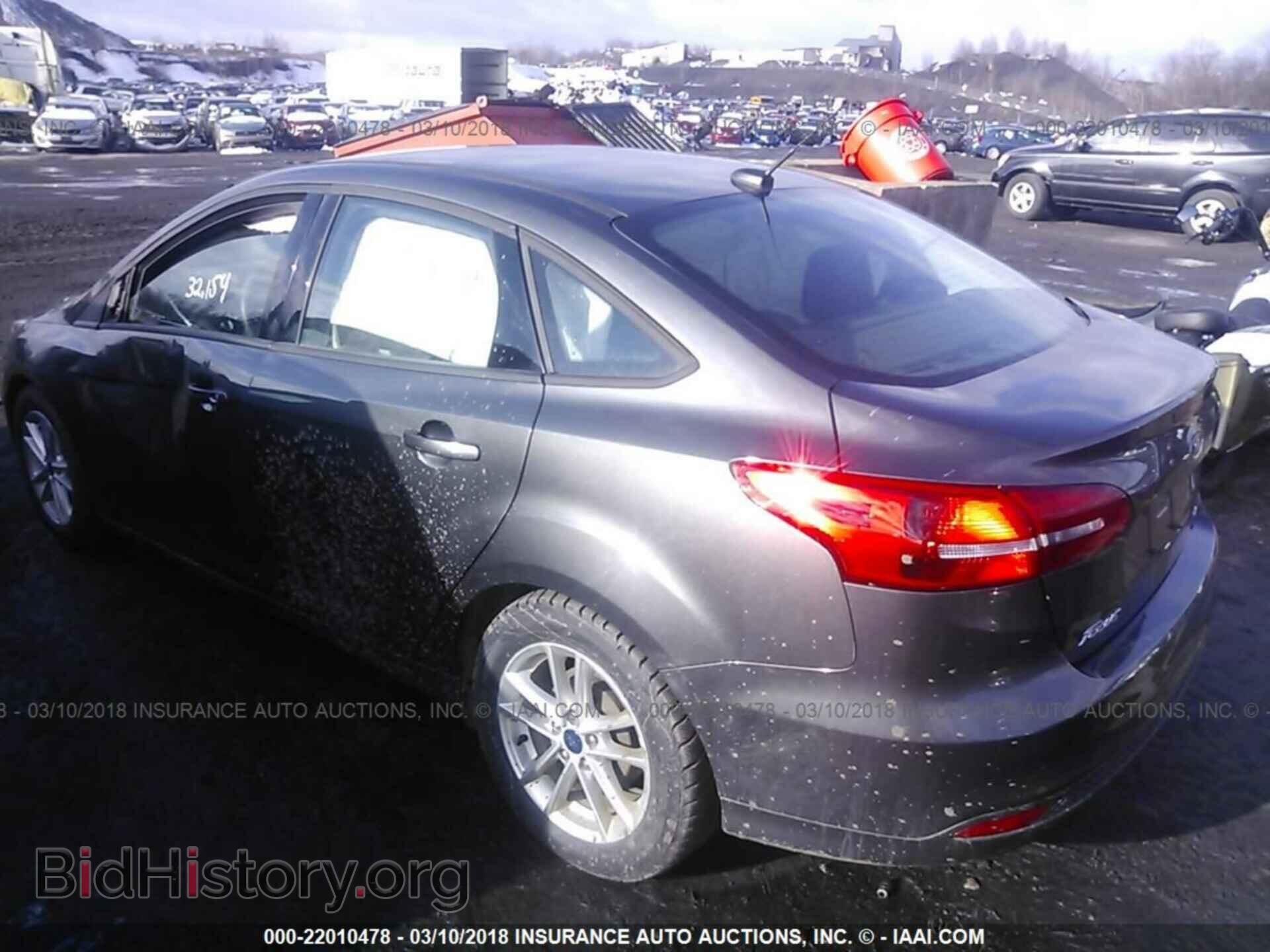 2016 Ford Focus - VIN: 1FADP3F25GL346258 - Фото 3