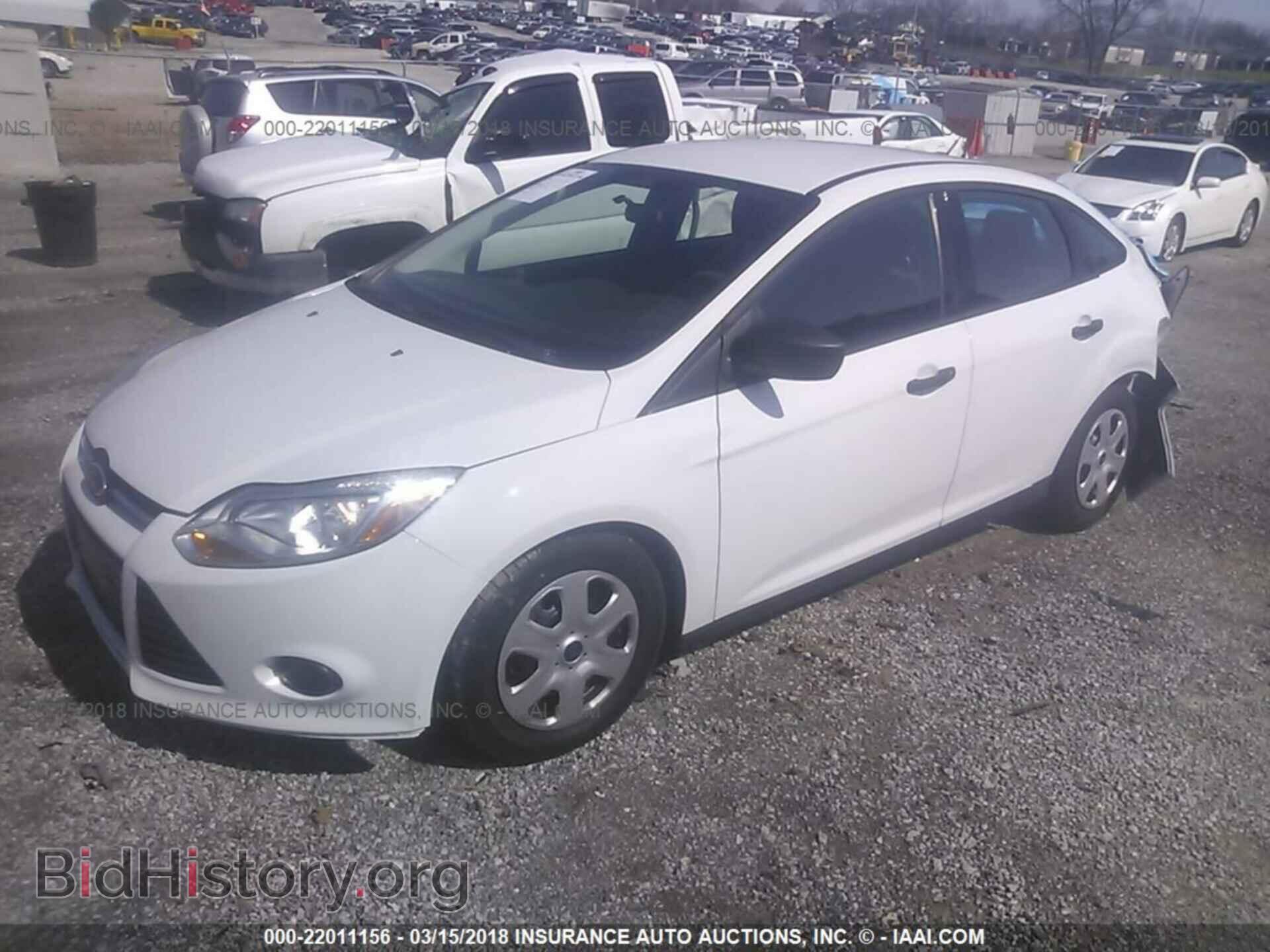 2014 Ford Focus - VIN: 1FADP3E22EL330713 - Photo 2