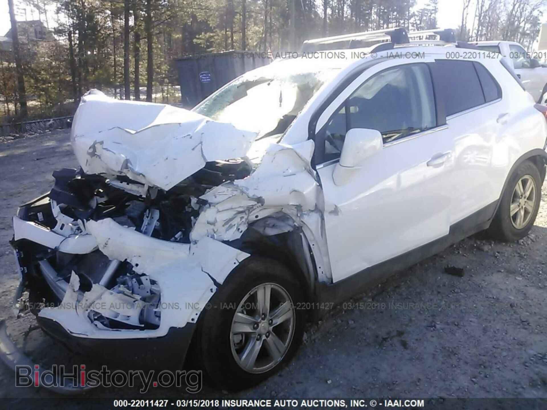 2017 Chevrolet Trax - VIN: 3GNCJPSB3HL222734 - Фото 2