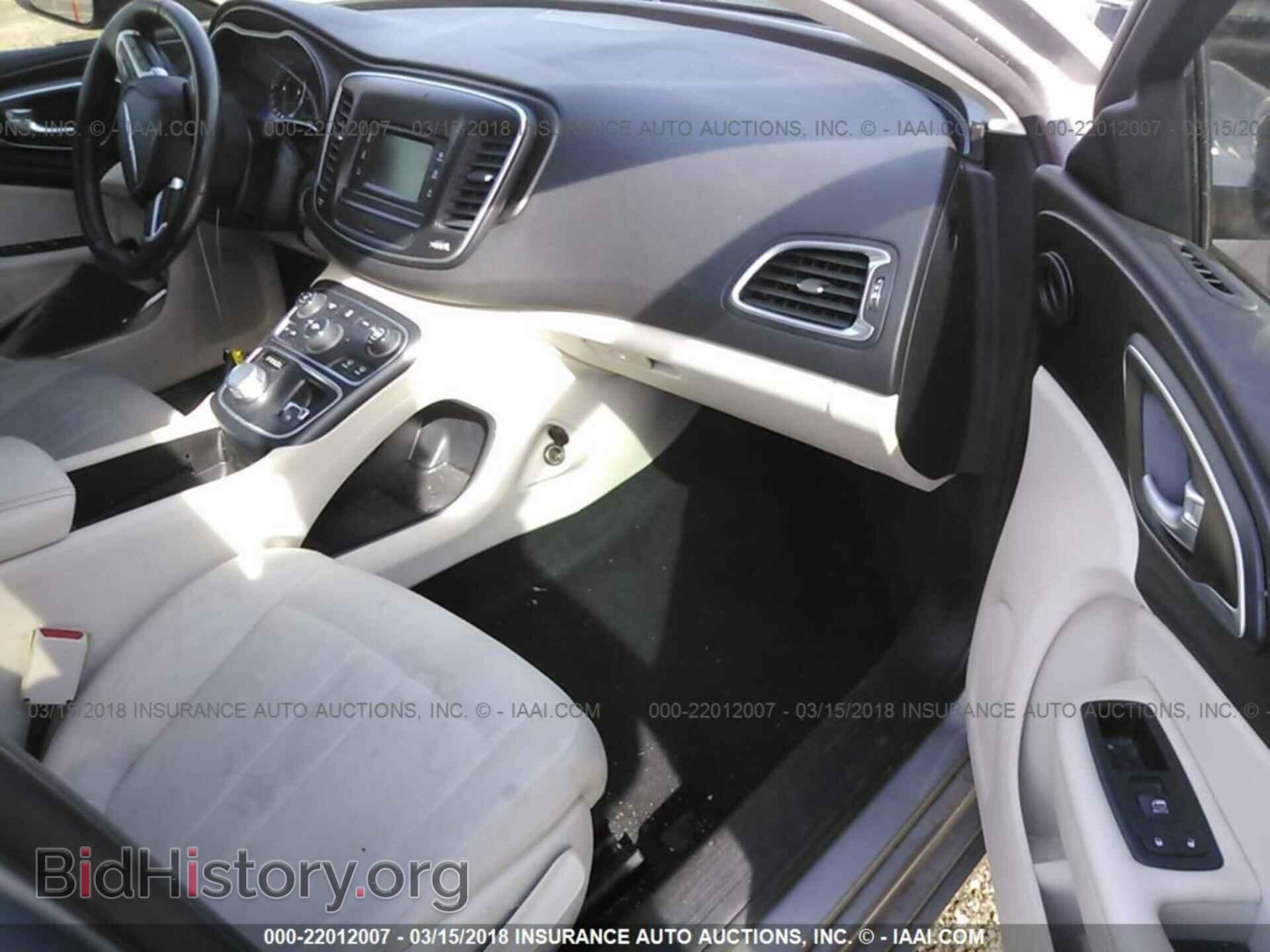 2015 Chrysler 200 - VIN: 1C3CCCAB5FN679690 - Photo 5
