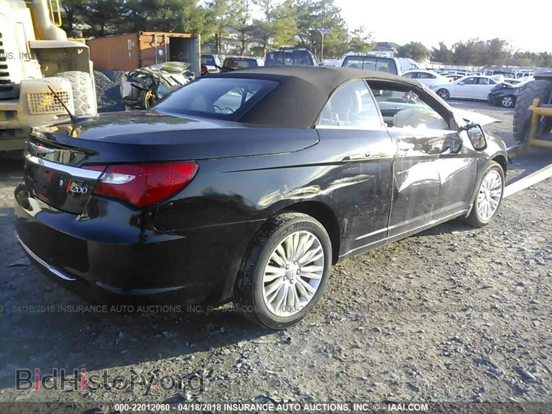2013 Chrysler 200 - VIN: 1C3BCBFG7DN674174 - Photo 4