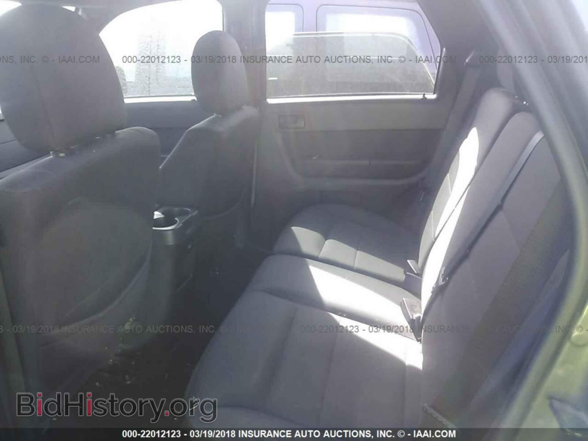 2011 Ford Escape - VIN: 1FMCU0DG8BKA27233 - Photo 8