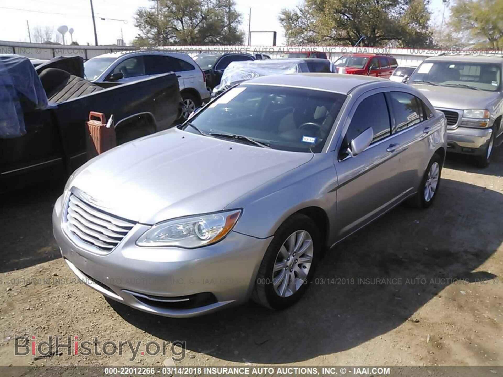 2013 Chrysler 200 - VIN: 1C3CCBBB4DN545226 - Photo 2