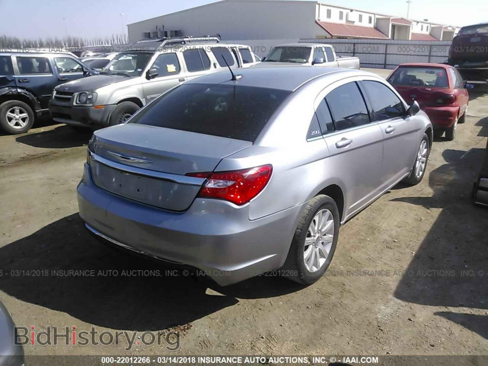2013 Chrysler 200 - VIN: 1C3CCBBB4DN545226 - Photo 4