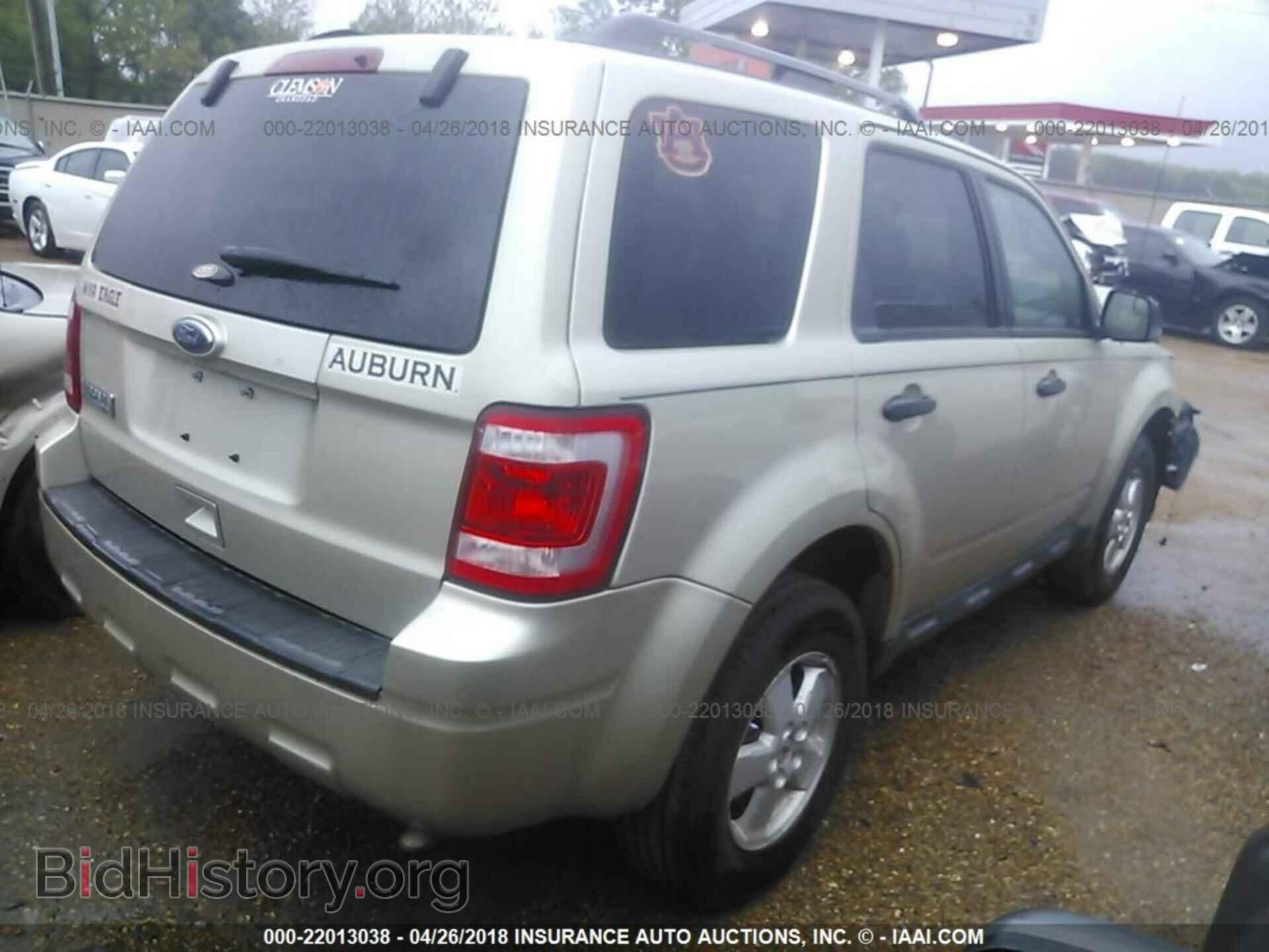 2011 Ford Escape - VIN: 1FMCU0D78BKB85636 - Photo 4