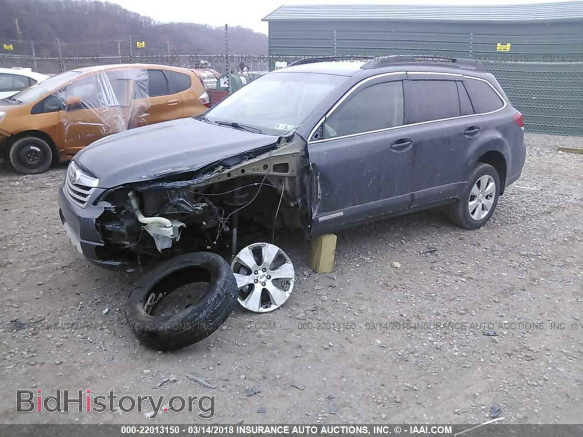 2011 Subaru Outback - VIN: 4S4BRBKC6B3319885 - Фото 2