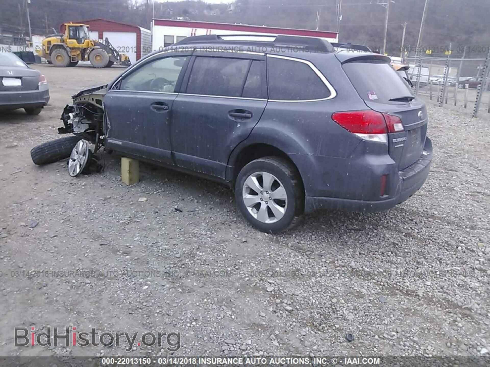 2011 Subaru Outback - VIN: 4S4BRBKC6B3319885 - Фото 3