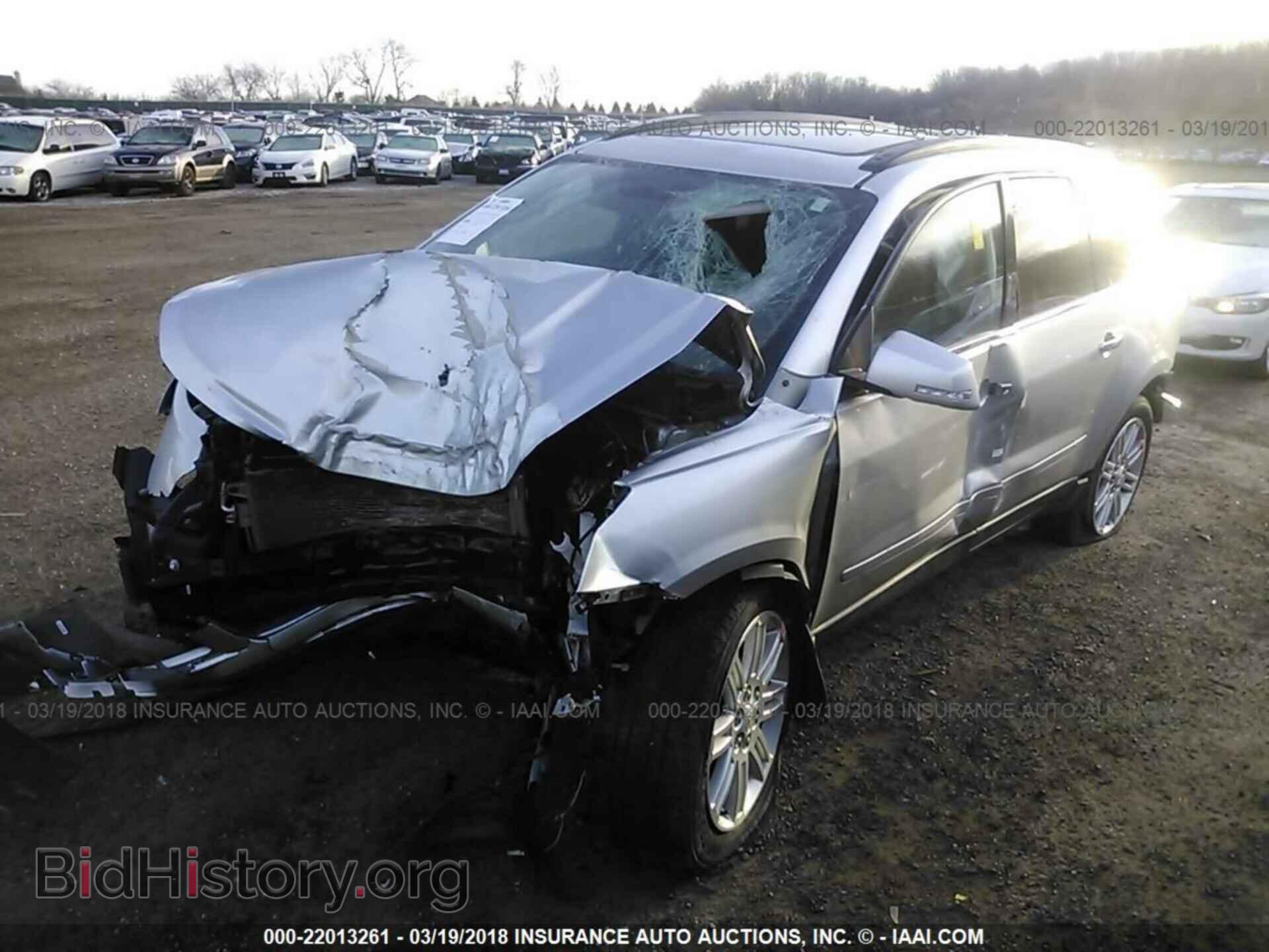 2015 Chevrolet Traverse - VIN: 1GNKRGKD4FJ197773 - Фото 2