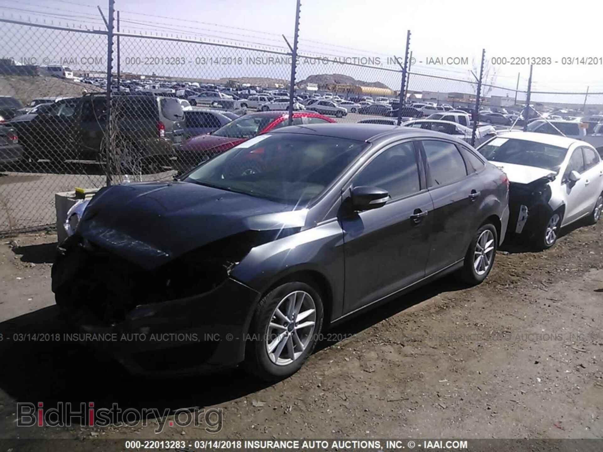 2017 Ford Focus - VIN: 1FADP3FE7HL284485 - Photo 2