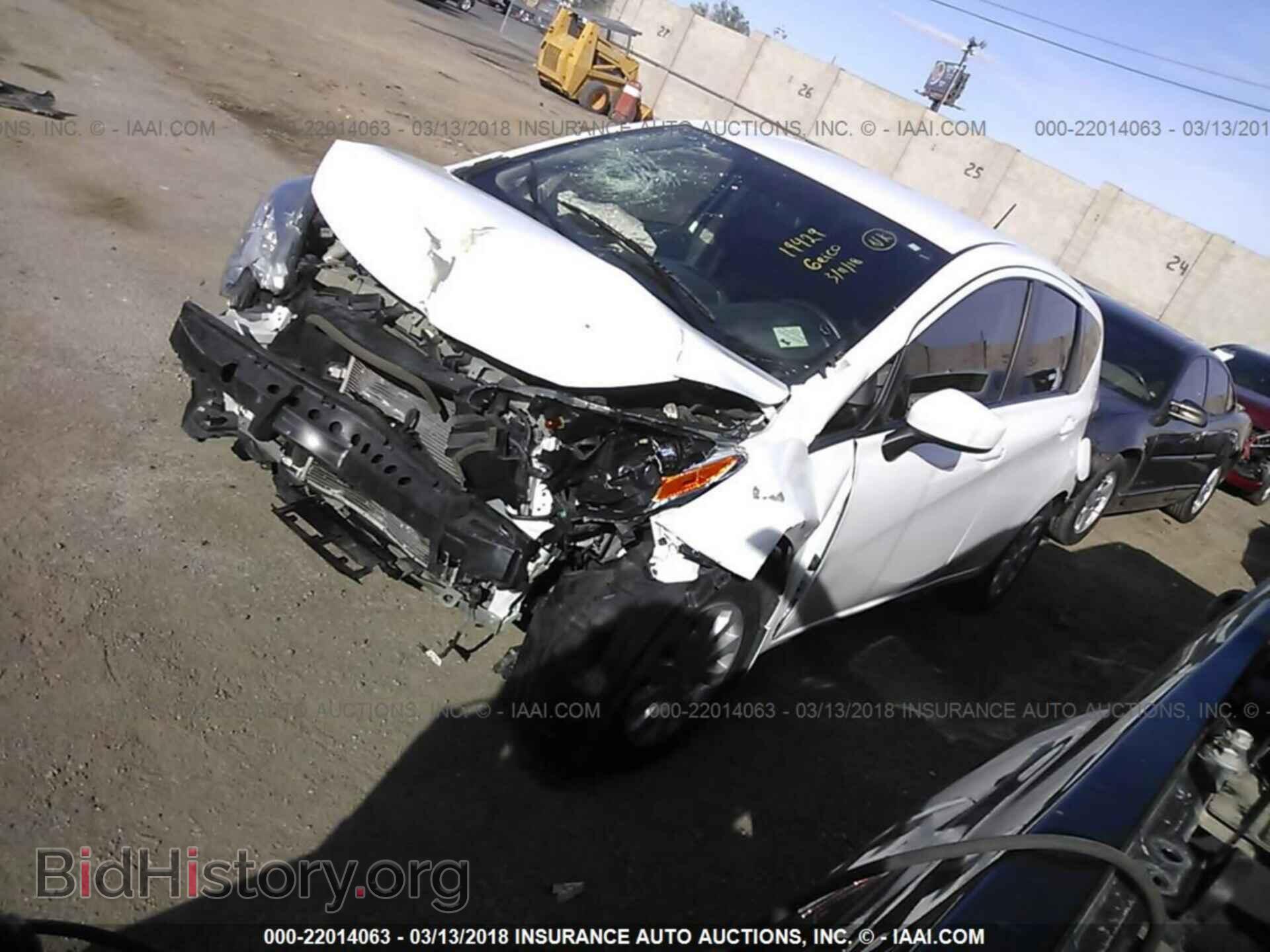 2015 Nissan Versa note - VIN: 3N1CE2CP9FL447959 - Photo 2