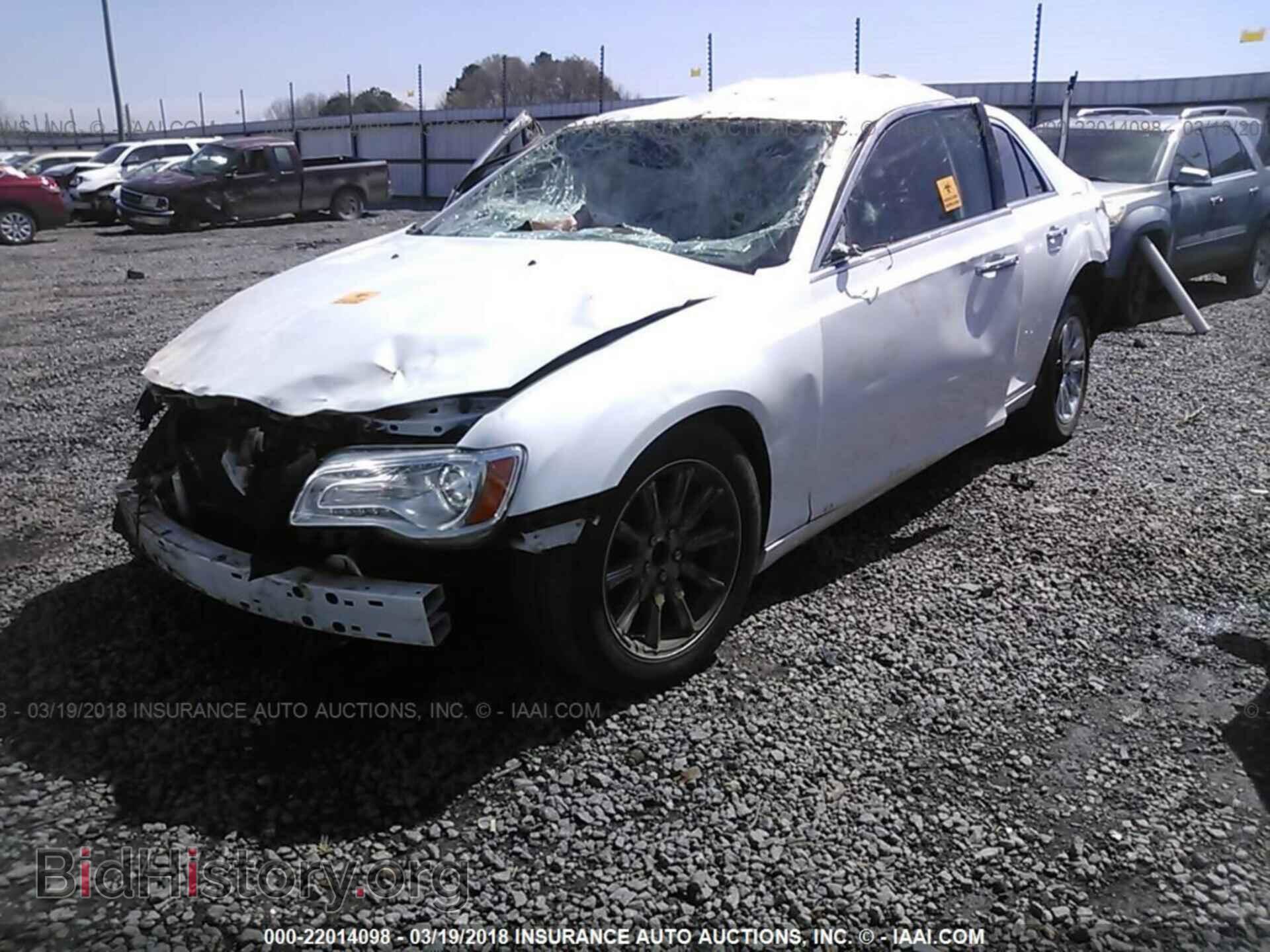 2013 Chrysler 300c - VIN: 2C3CCAET4DH585149 - Фото 2