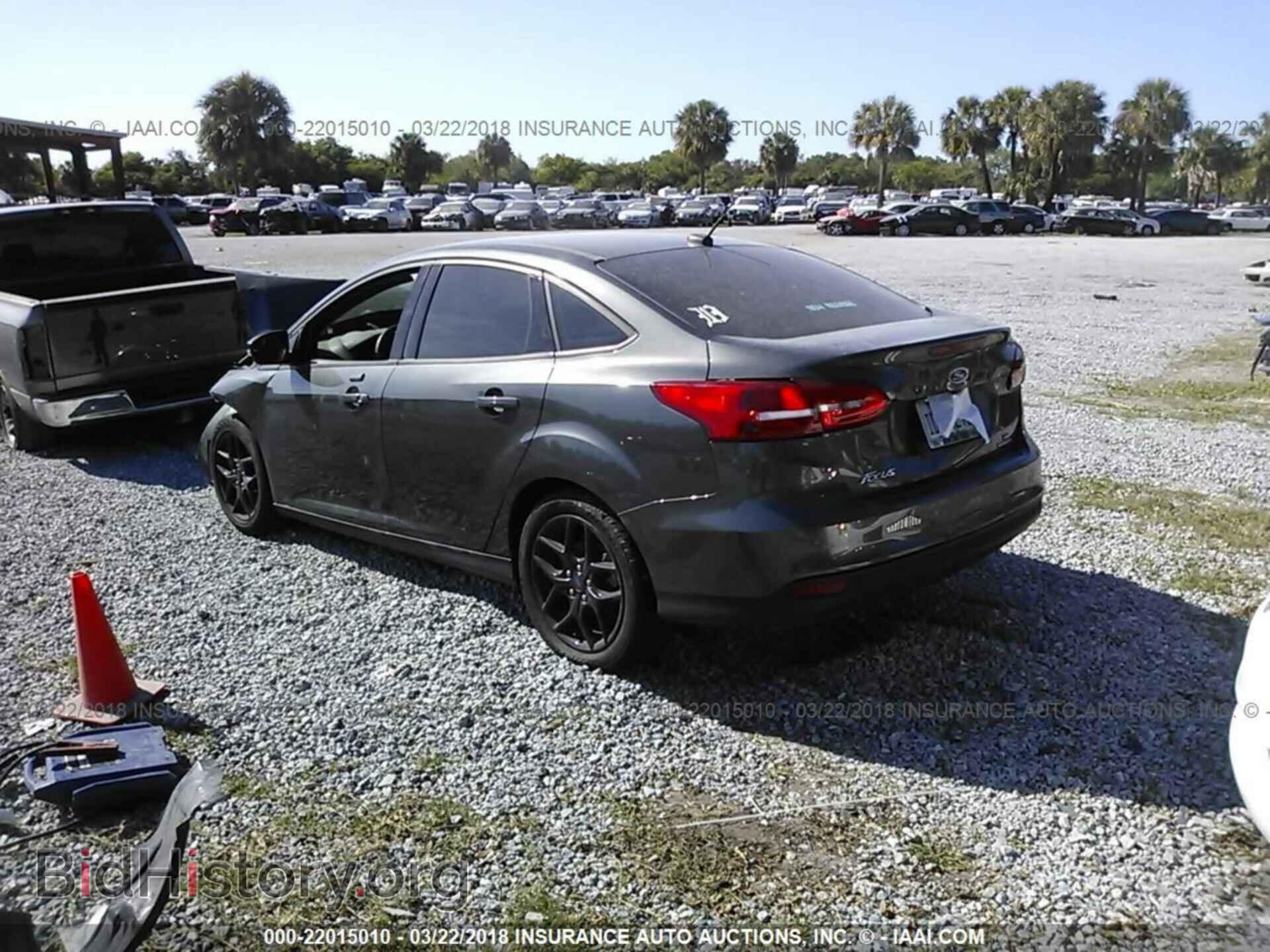 2016 Ford Focus - VIN: 1FADP3F22GL294071 - Фото 3