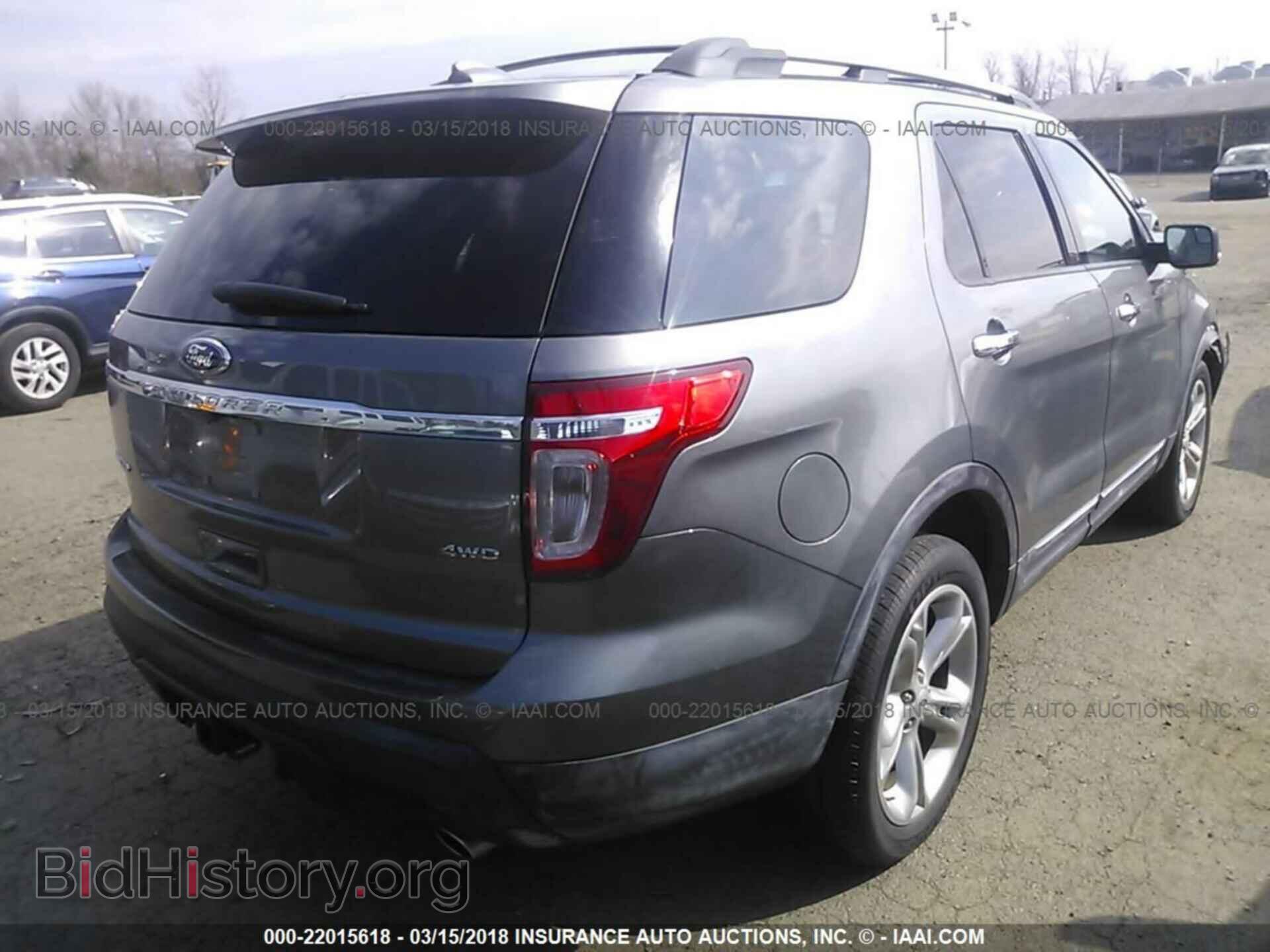 2014 Ford Explorer - VIN: 1FM5K8F82EGB87635 - Photo 4