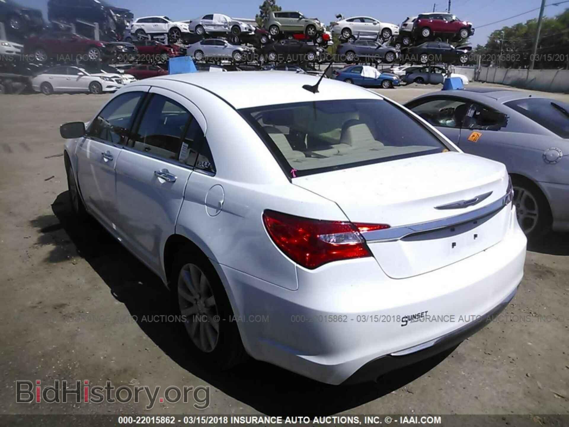 2014 Chrysler 200 - VIN: 1C3CCBCG5EN157577 - Photo 3