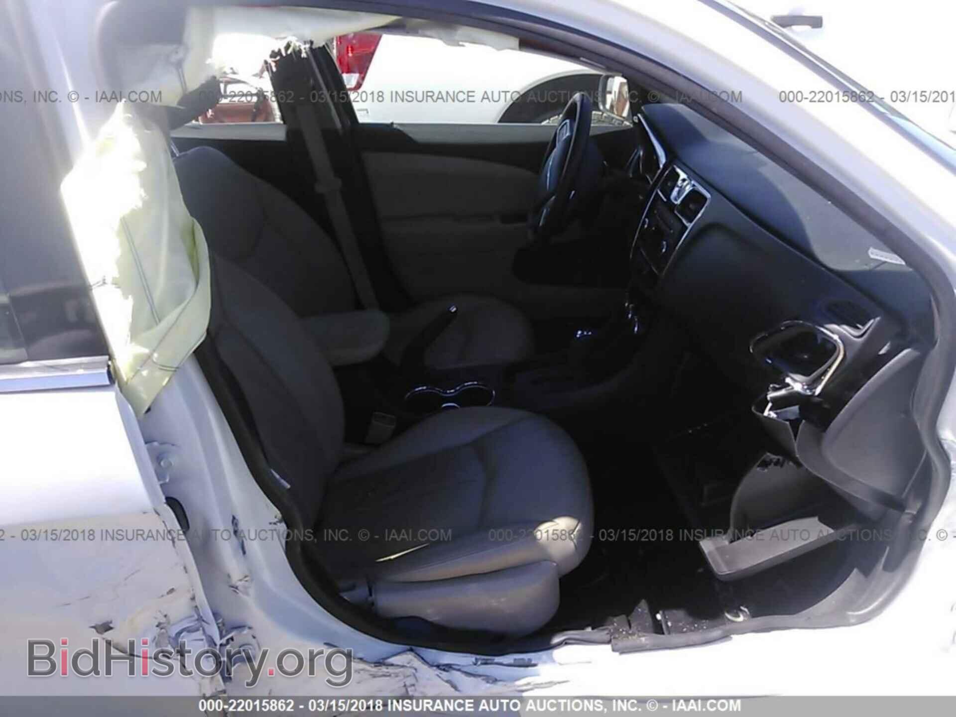 2014 Chrysler 200 - VIN: 1C3CCBCG5EN157577 - Photo 5