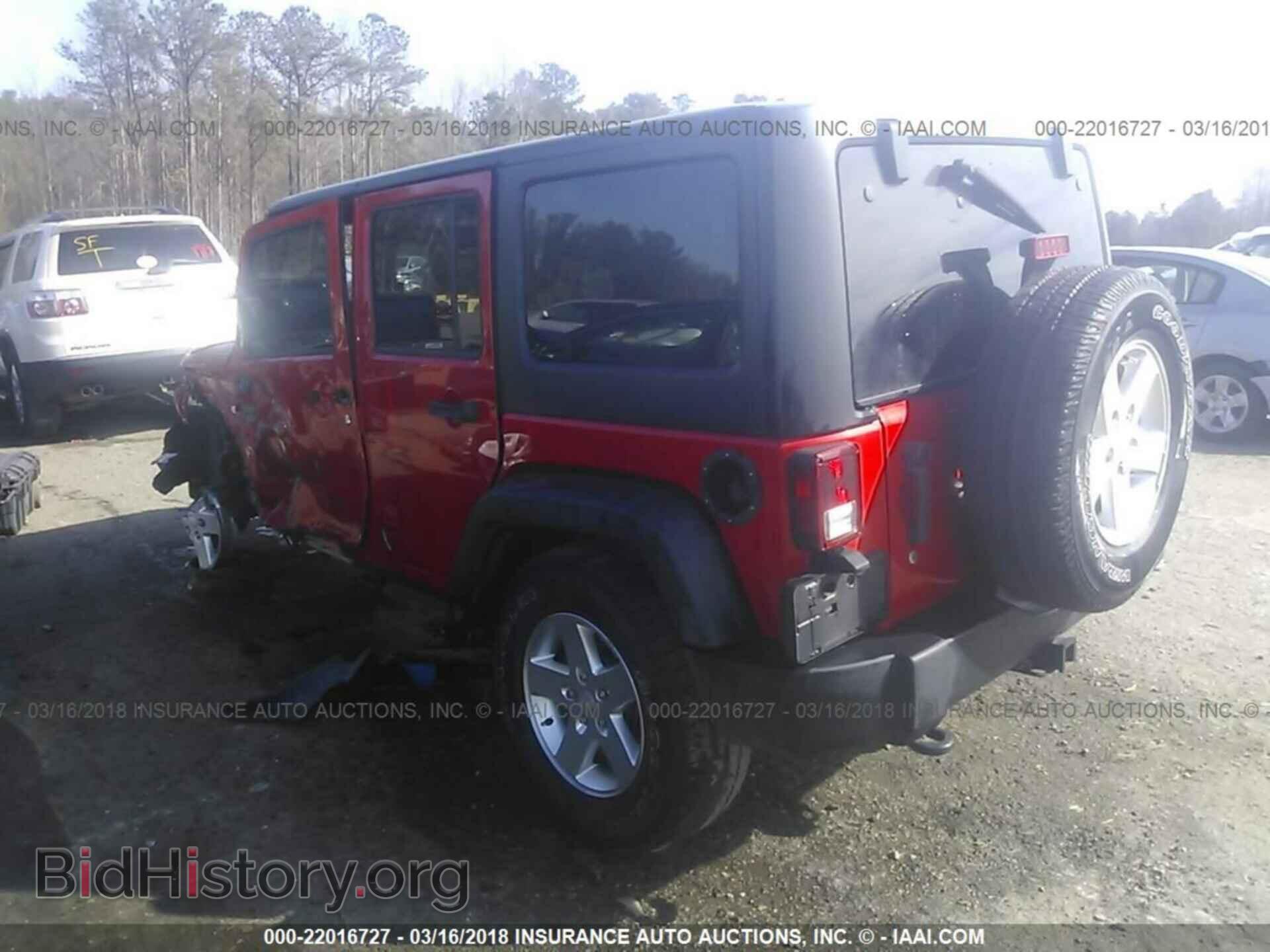 2014 Jeep Wrangler - VIN: 1C4BJWDG4EL319875 - Фото 3