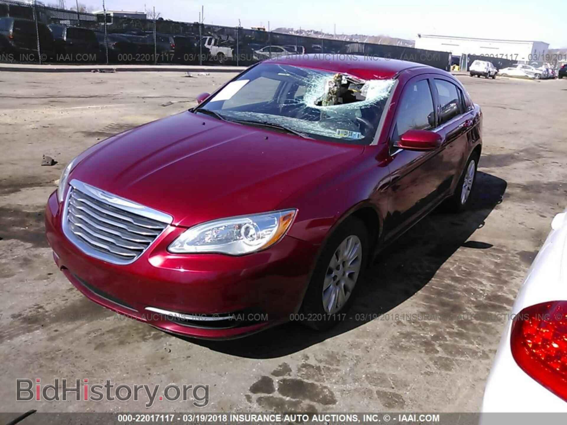 2014 Chrysler 200 - VIN: 1C3CCBABXEN211267 - Photo 2