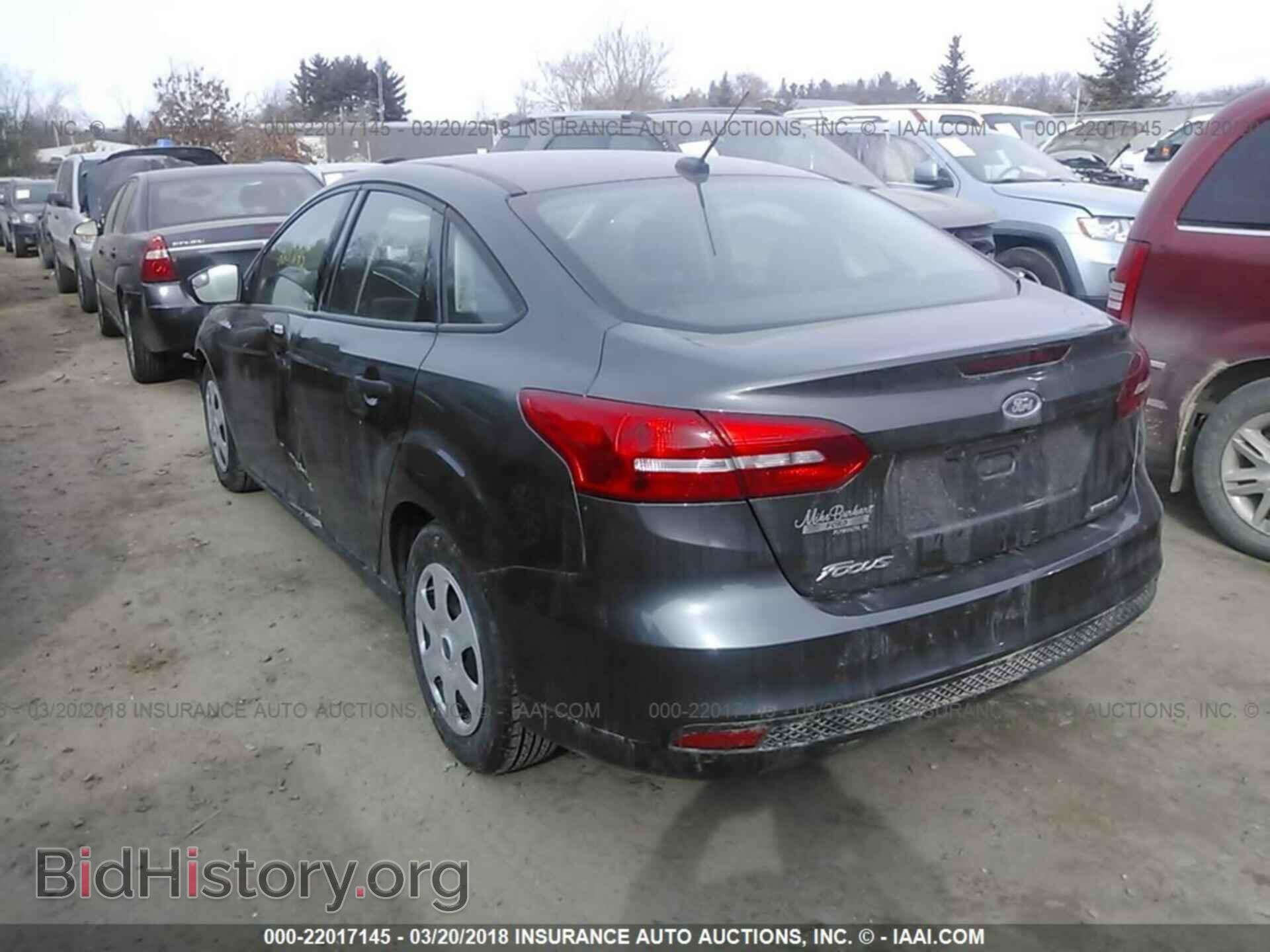 2015 Ford Focus - VIN: 1FADP3E25FL250484 - Photo 3