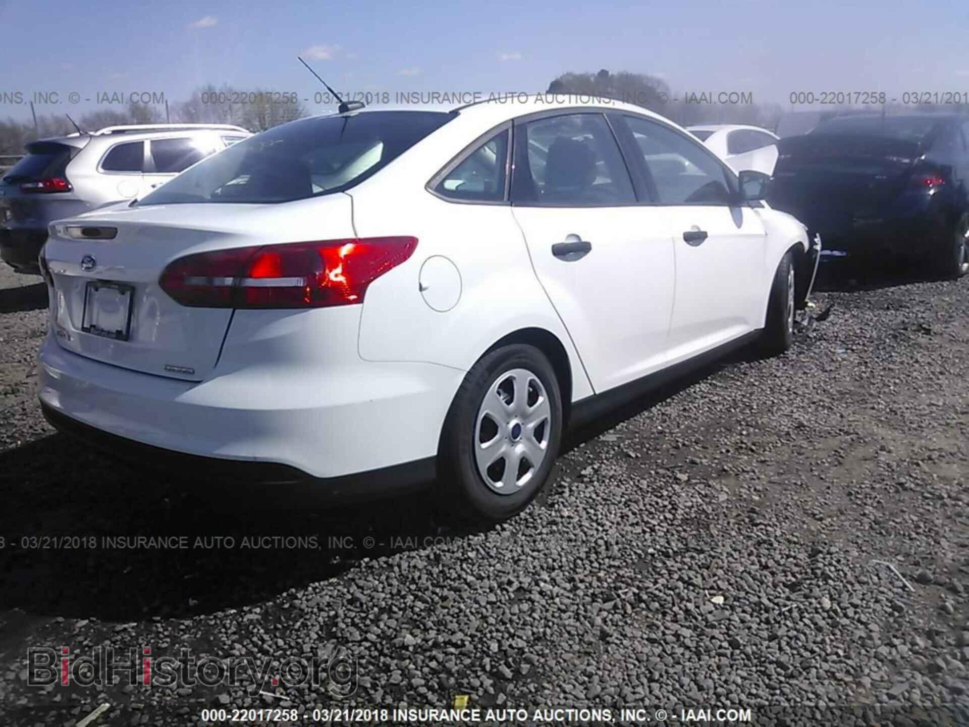 2016 Ford Focus - VIN: 1FADP3E26GL232741 - Фото 4