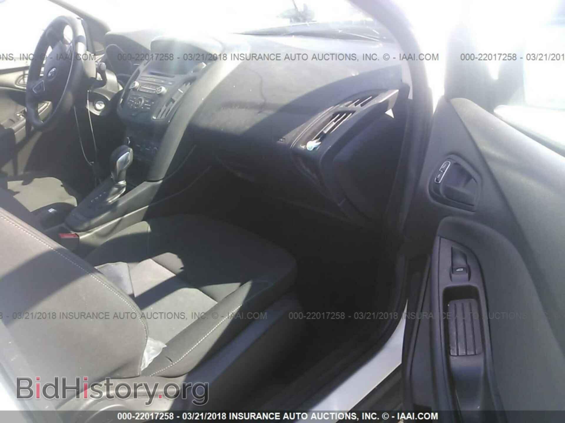 2016 Ford Focus - VIN: 1FADP3E26GL232741 - Фото 5