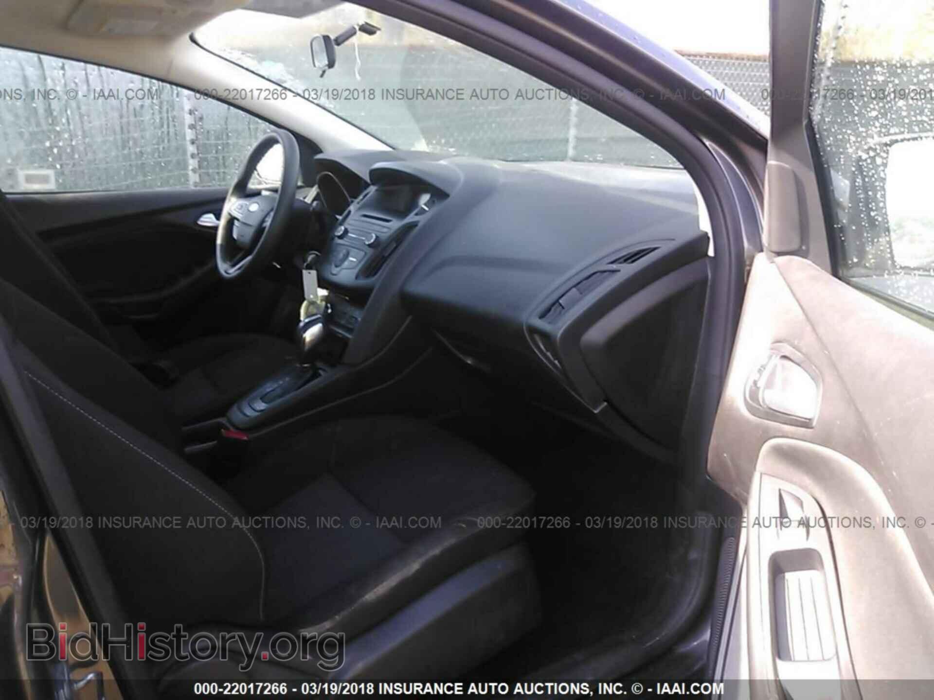 2015 Ford Focus - VIN: 1FADP3F21FL242462 - Photo 5