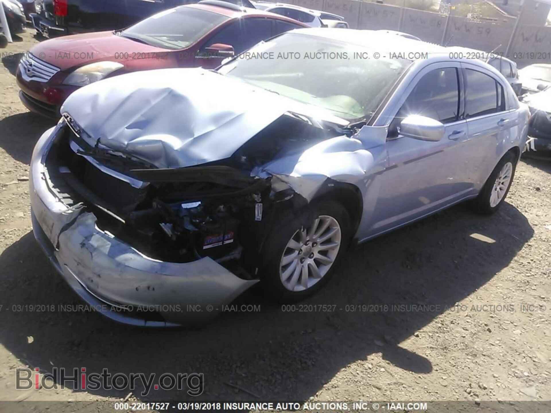 2013 Chrysler 200 - VIN: 1C3CCBABXDN647129 - Photo 2