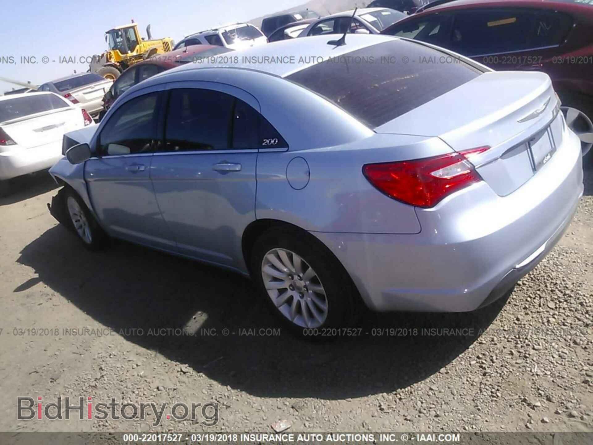 2013 Chrysler 200 - VIN: 1C3CCBABXDN647129 - Photo 3