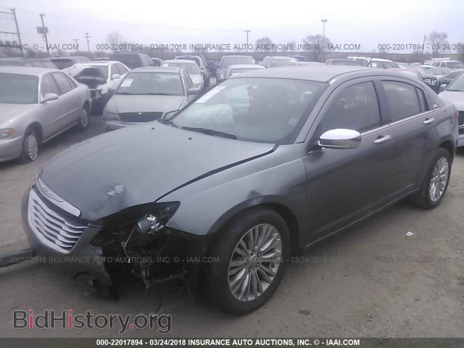 2013 Chrysler 200 - VIN: 1C3CCBCG8DN745231 - Photo 2