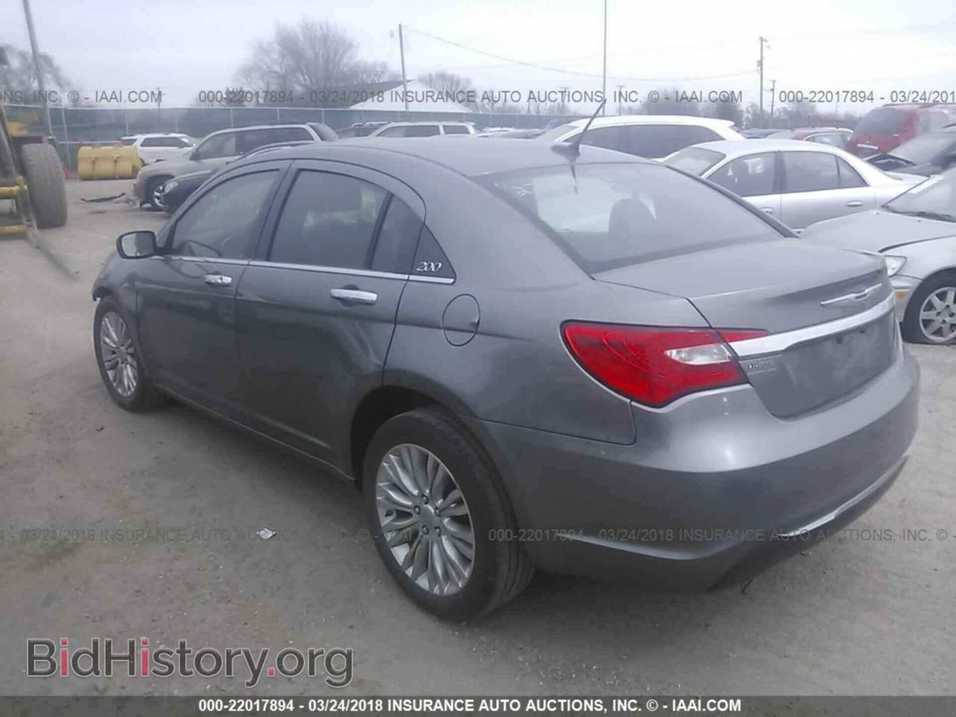 2013 Chrysler 200 - VIN: 1C3CCBCG8DN745231 - Photo 3