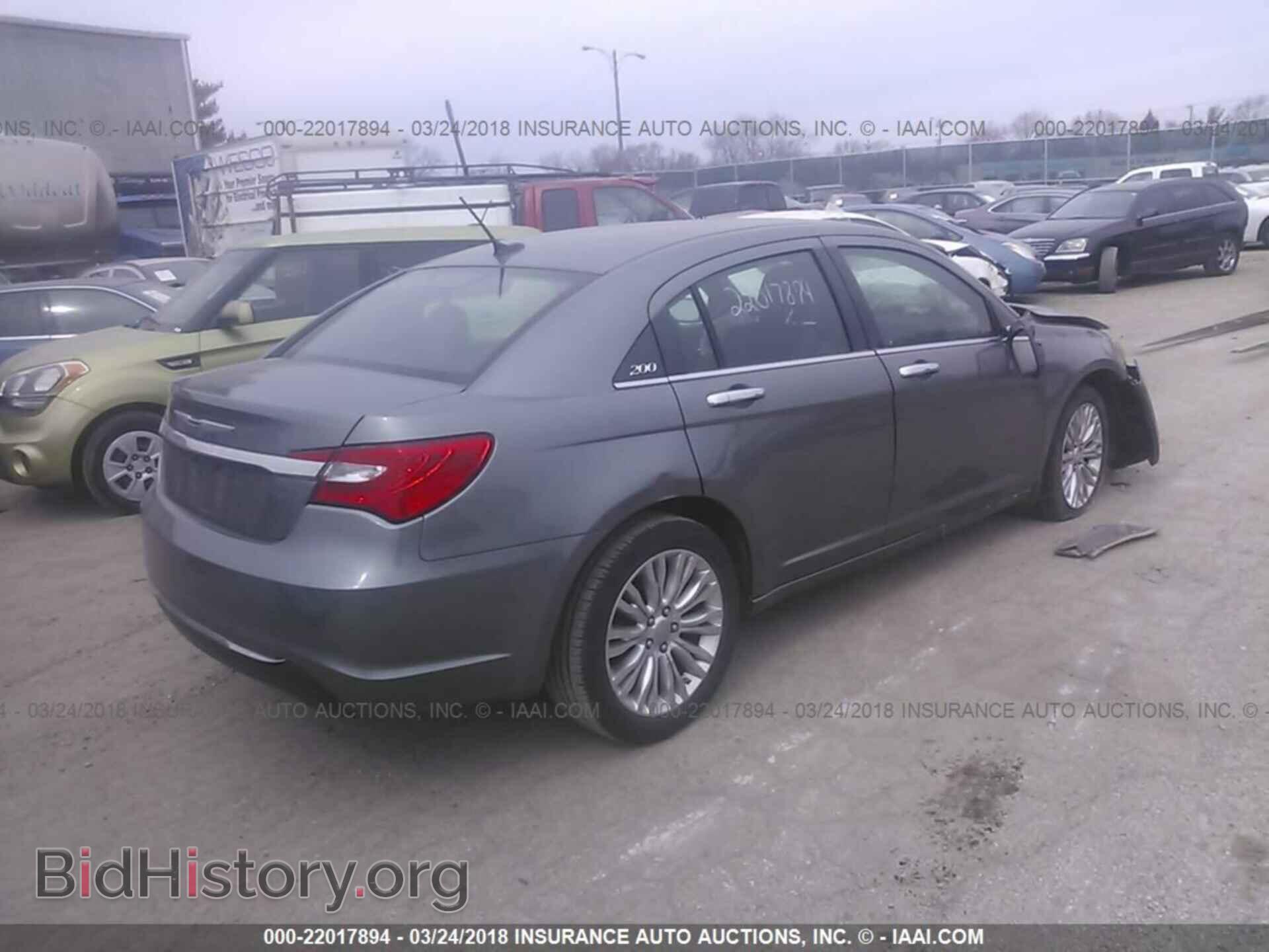 2013 Chrysler 200 - VIN: 1C3CCBCG8DN745231 - Photo 4