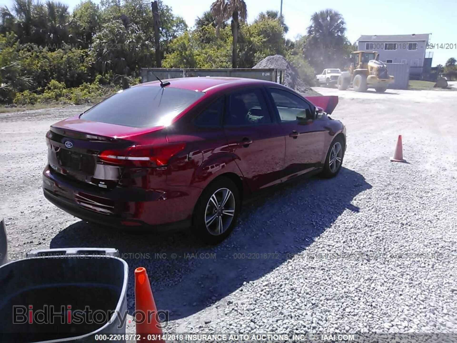 2017 Ford Focus - VIN: 1FADP3FE8HL302086 - Фото 4
