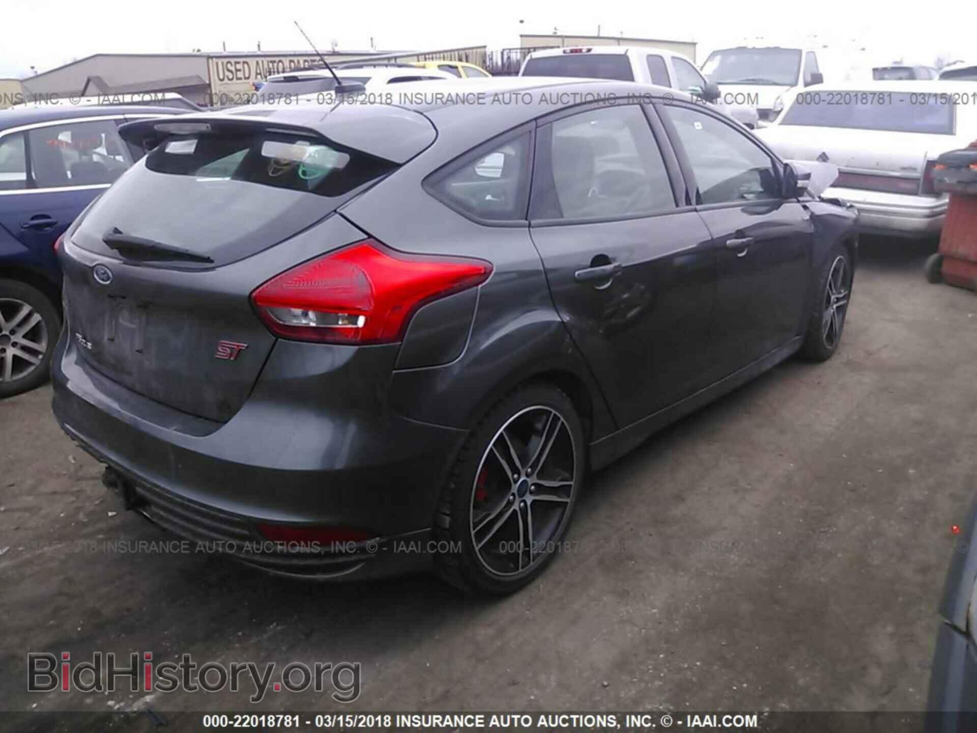 2015 Ford Focus - VIN: 1FADP3L92FL293230 - Photo 4