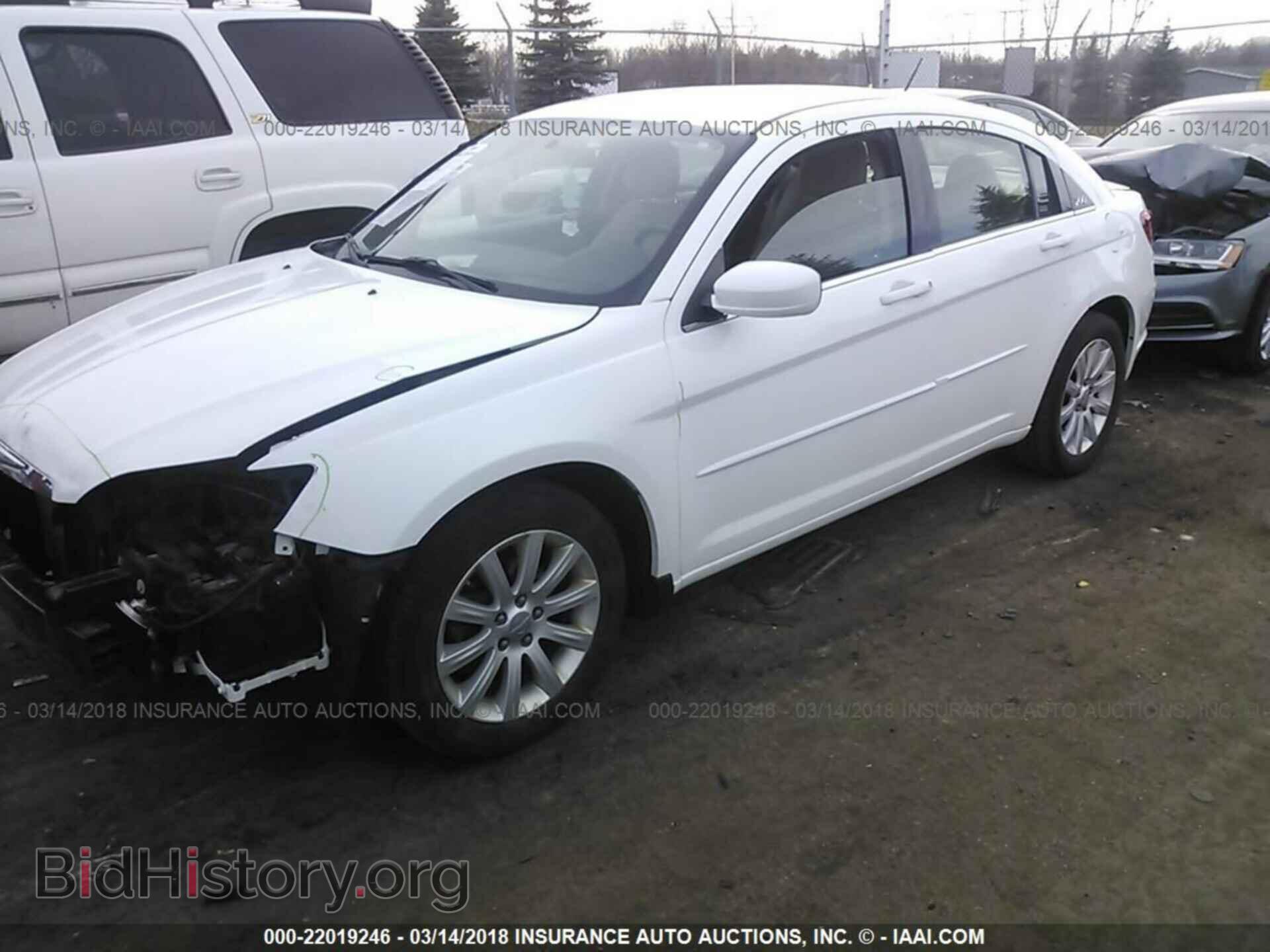 2012 Chrysler 200 - VIN: 1C3CCBBB9CN155009 - Фото 2