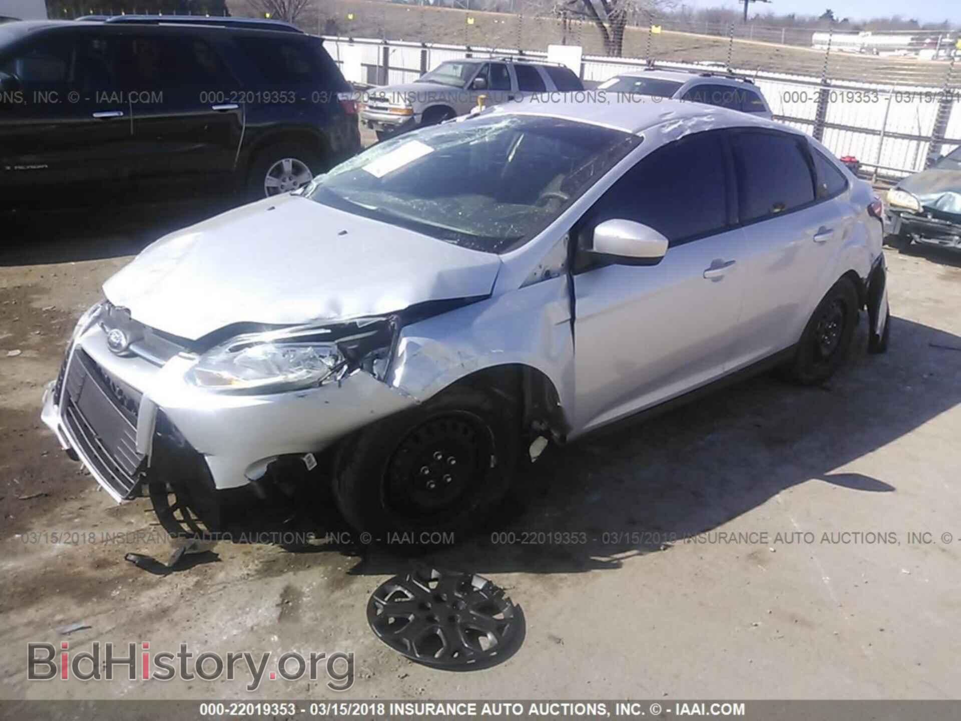 2012 Ford Focus - VIN: 1FAHP3F25CL183400 - Photo 2