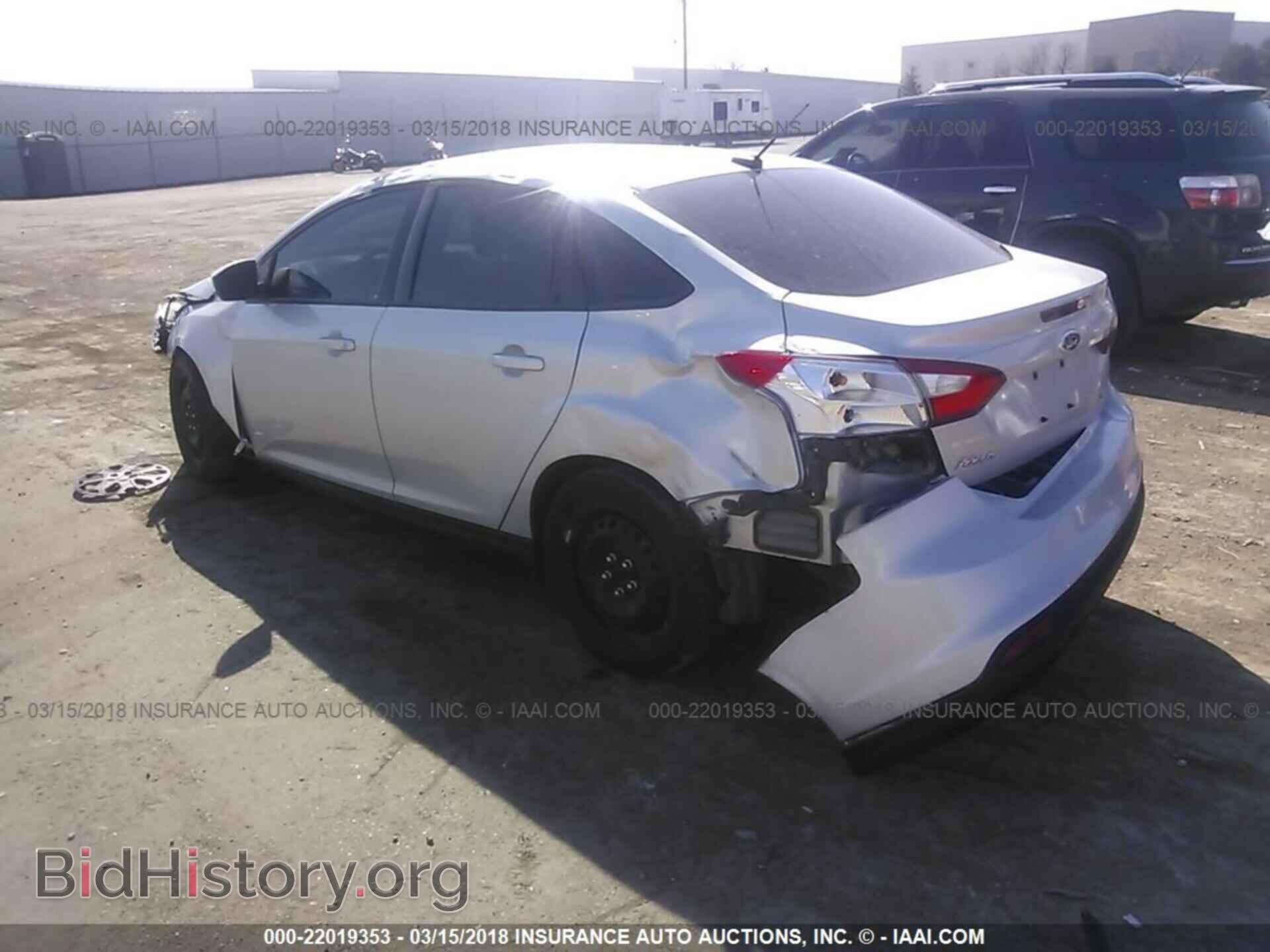 2012 Ford Focus - VIN: 1FAHP3F25CL183400 - Photo 3