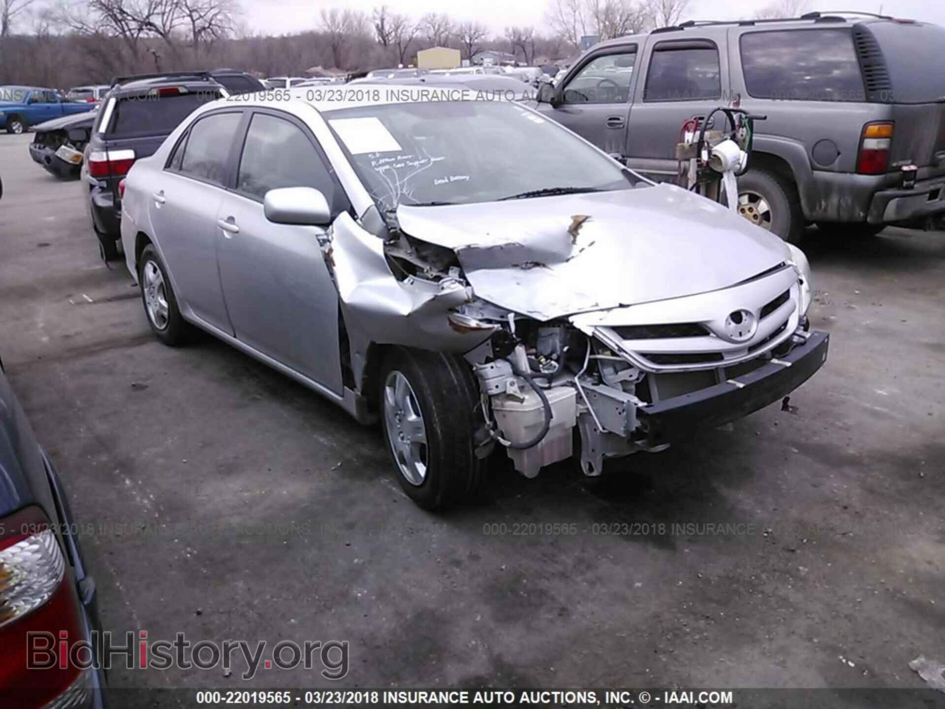 Photo 2T1BU4EE5BC693228 - Toyota Corolla 2011