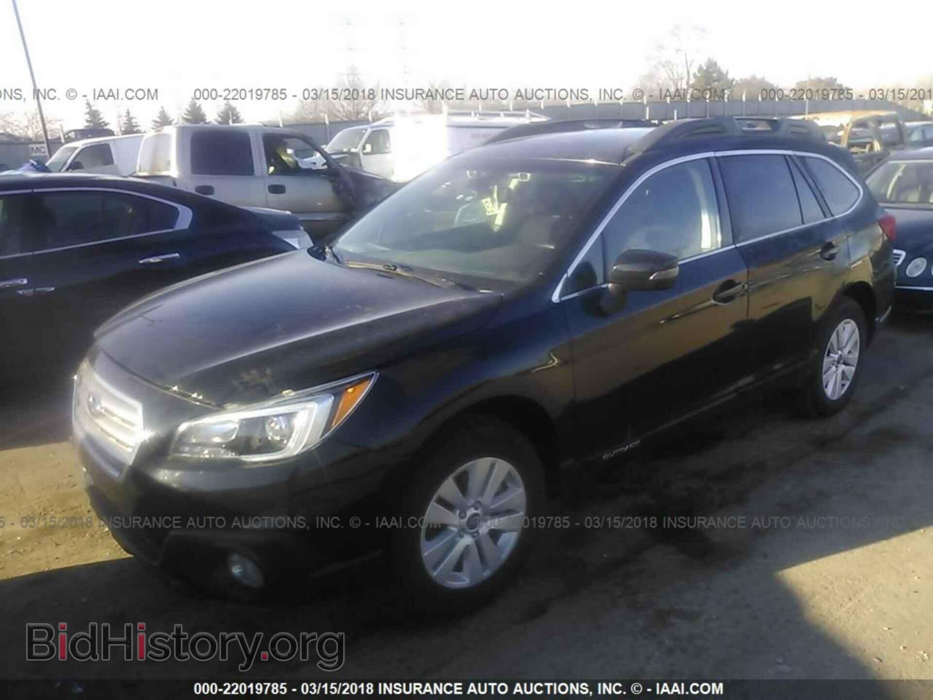 2017 Subaru Outback - VIN: 4S4BSAFC8H3223726 - Фото 2